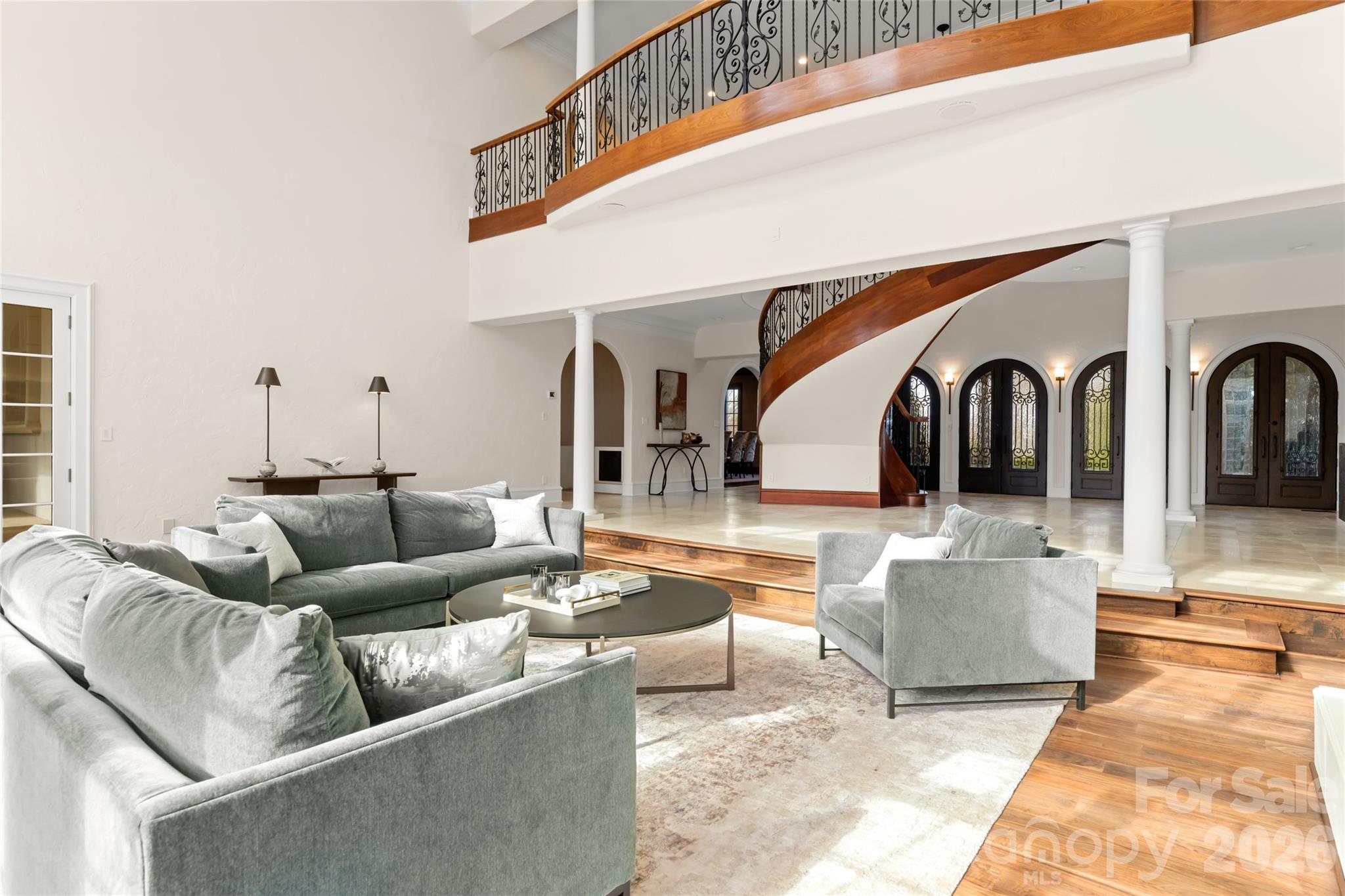 main property photo 9
