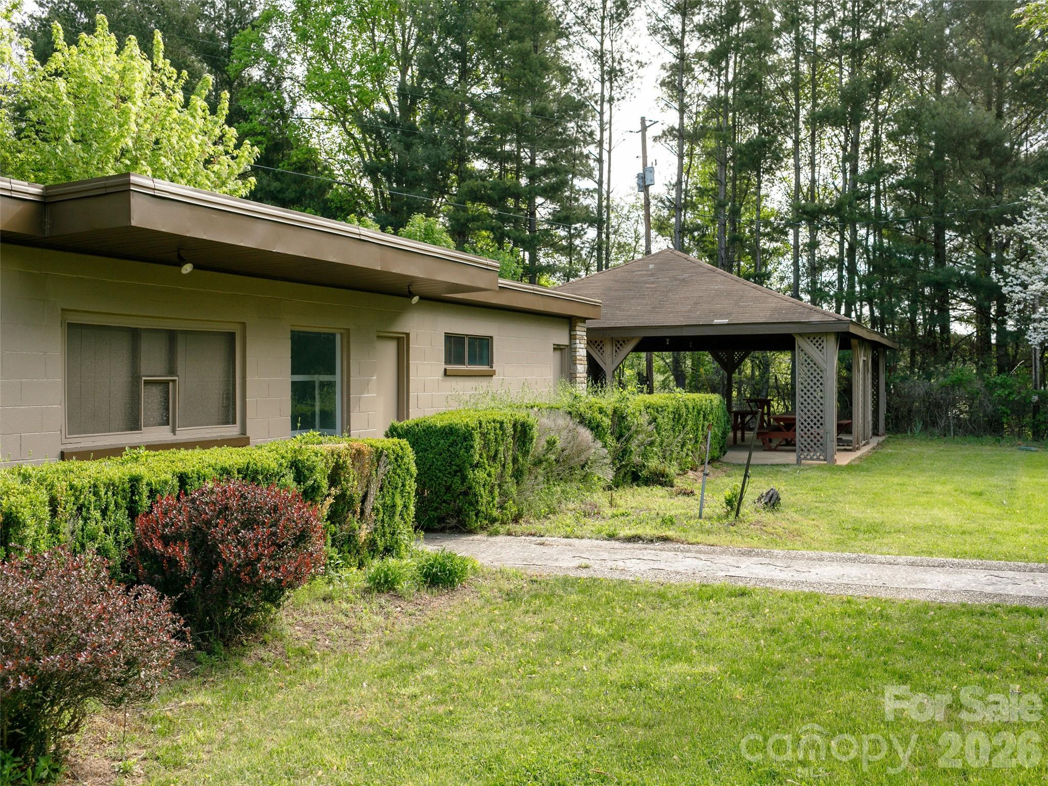 main property photo 30