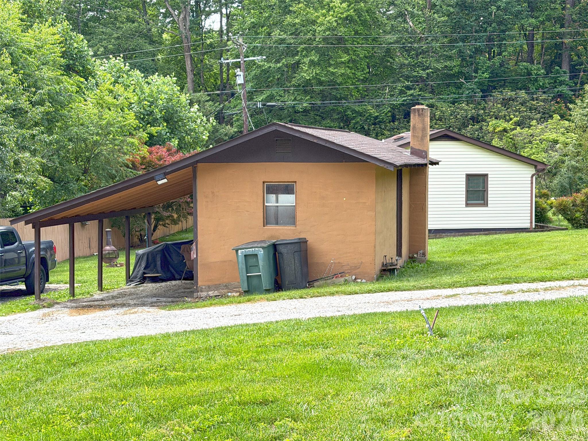 main property photo 33