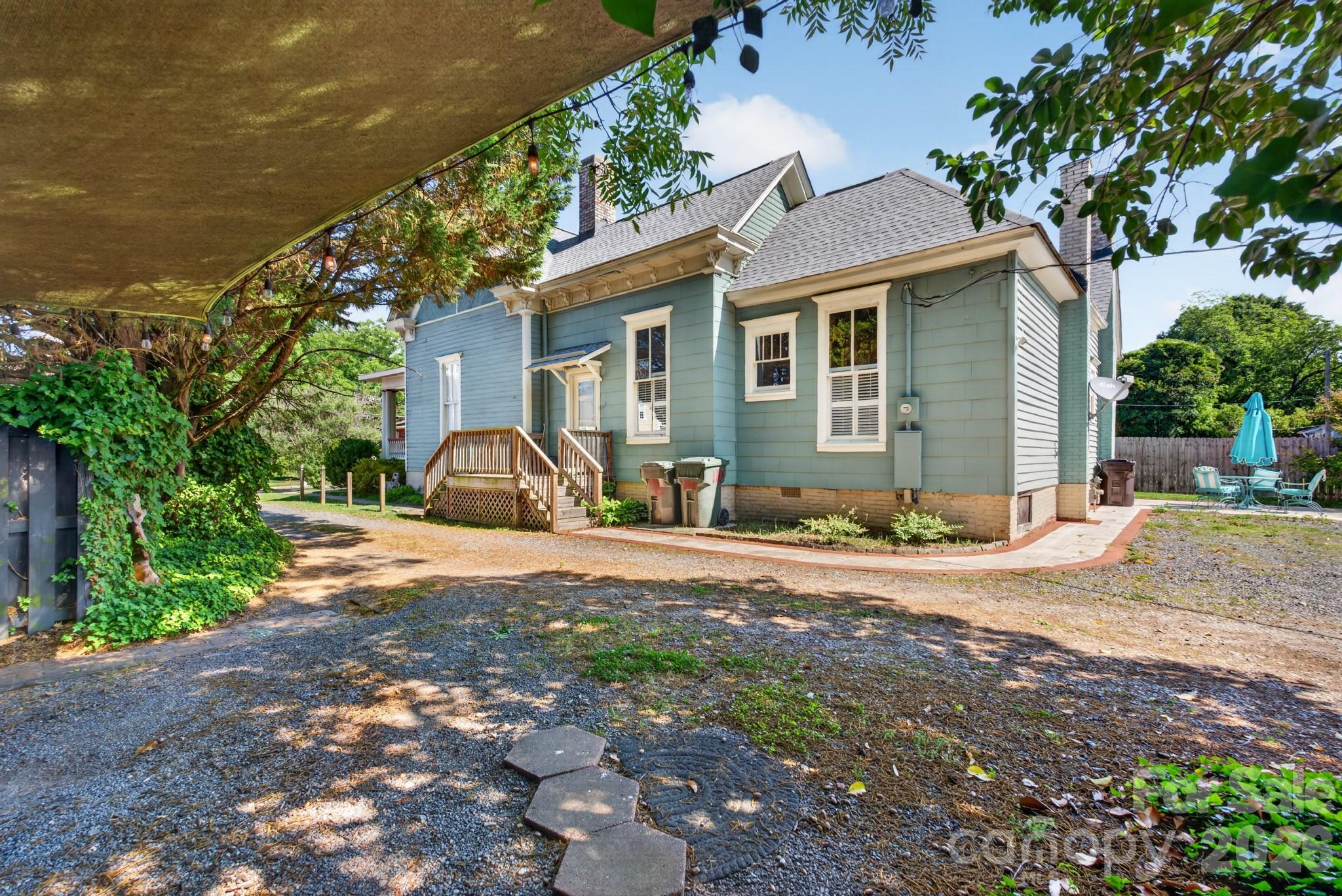 main property photo 37
