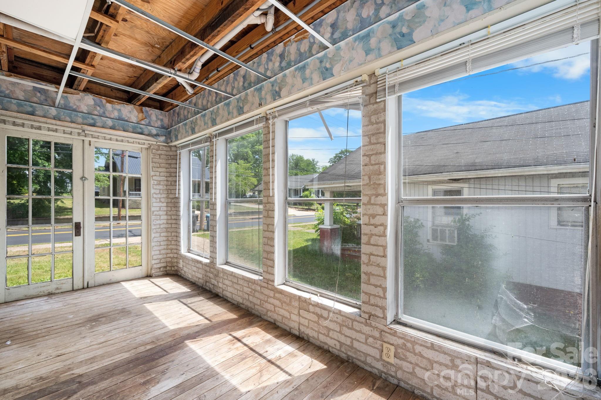 main property photo 34