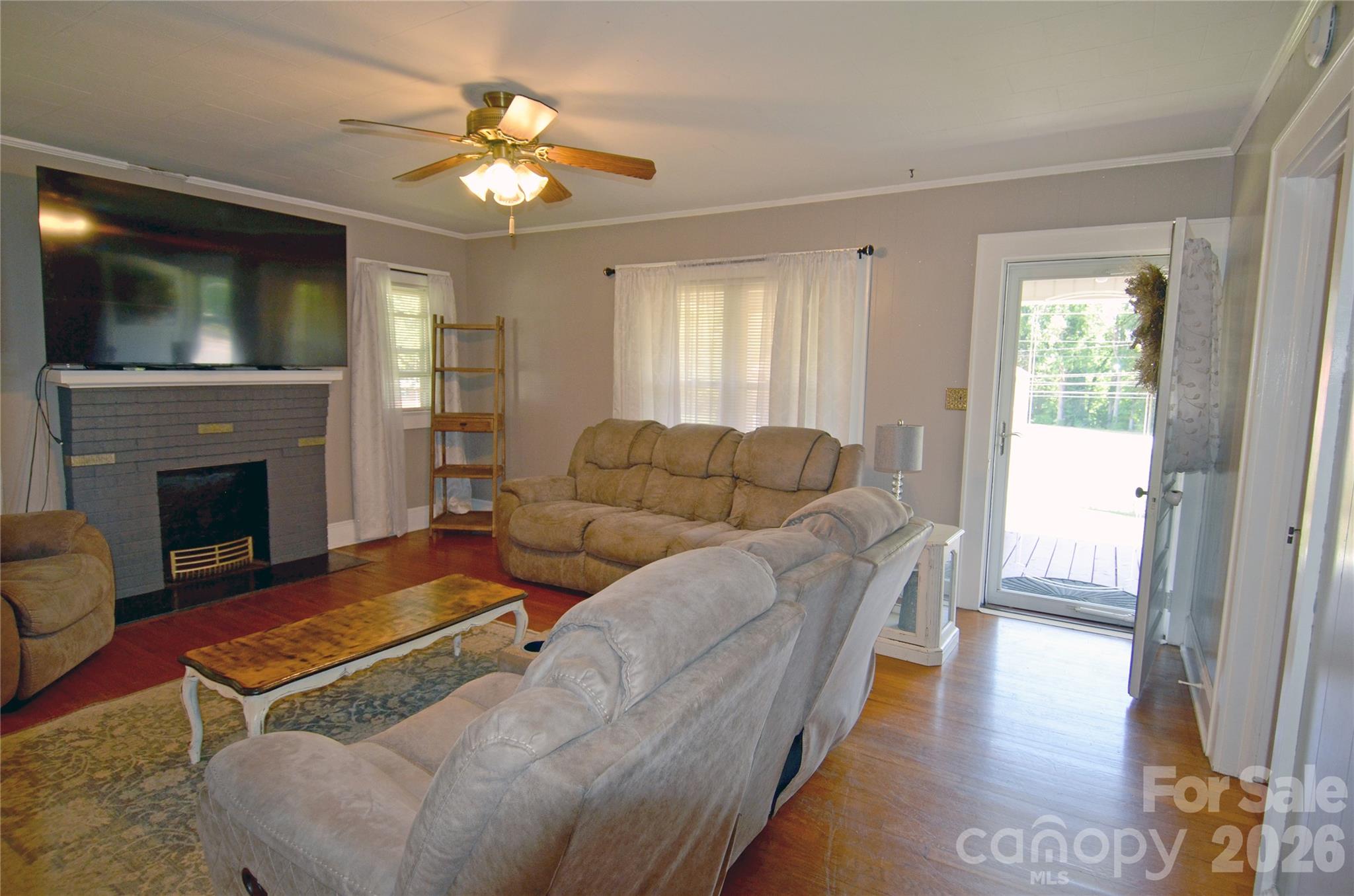 main property photo 10