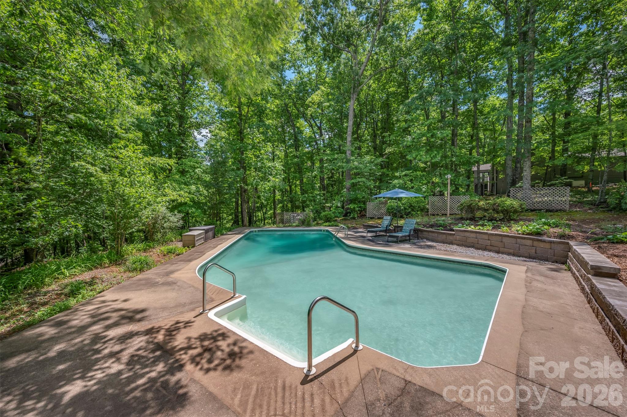 main property photo 30