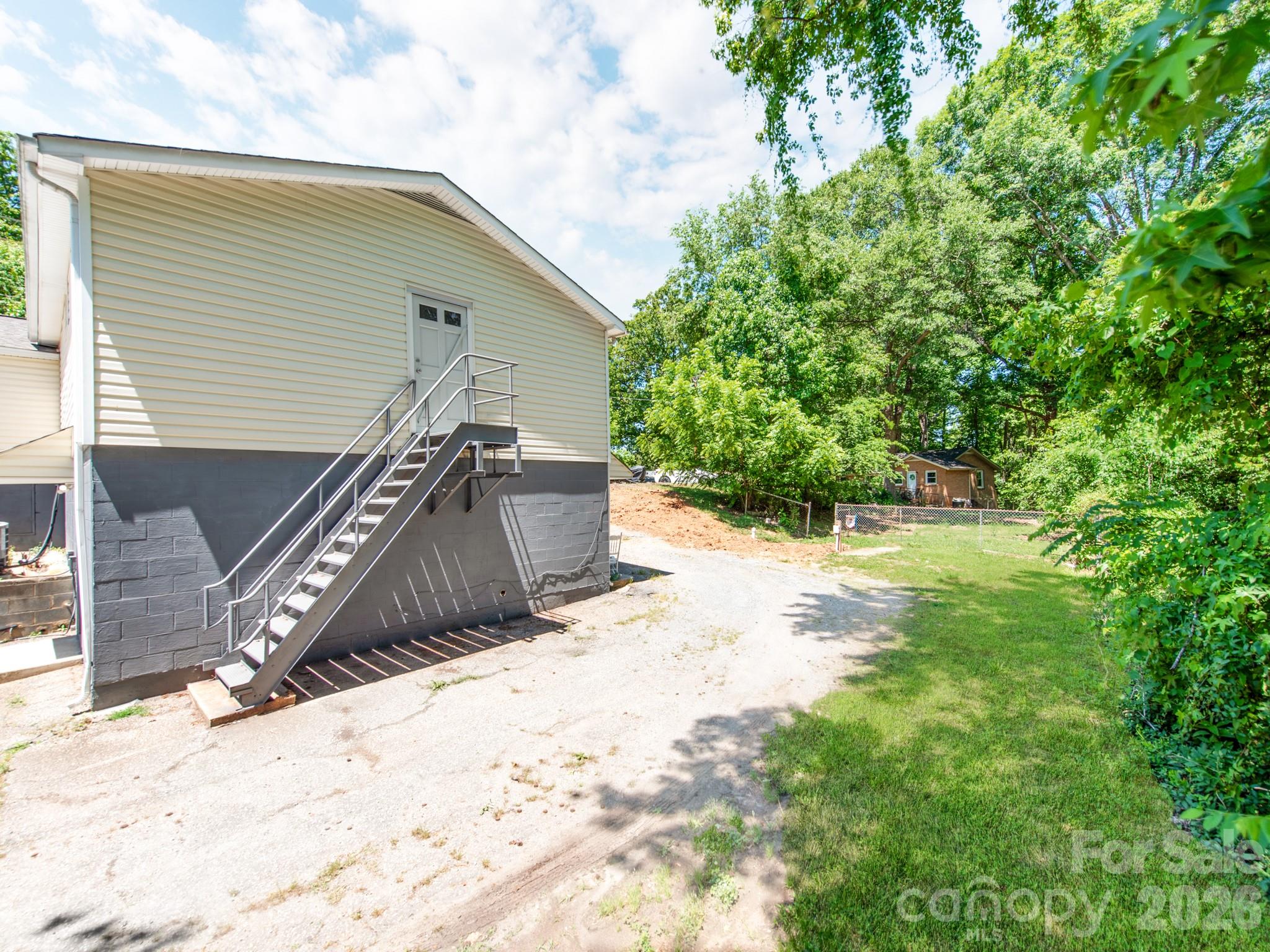 main property photo 41