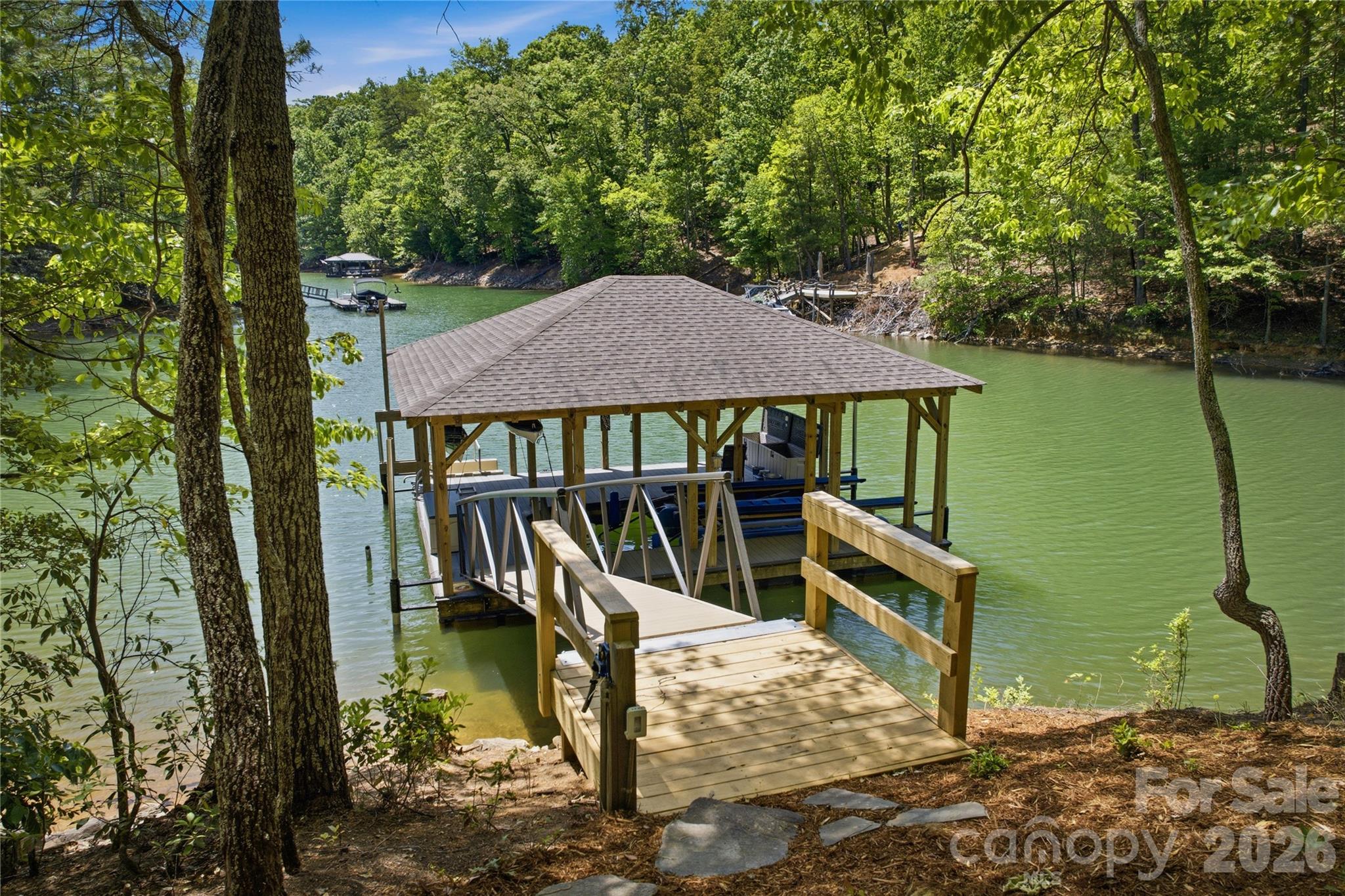 main property photo 11