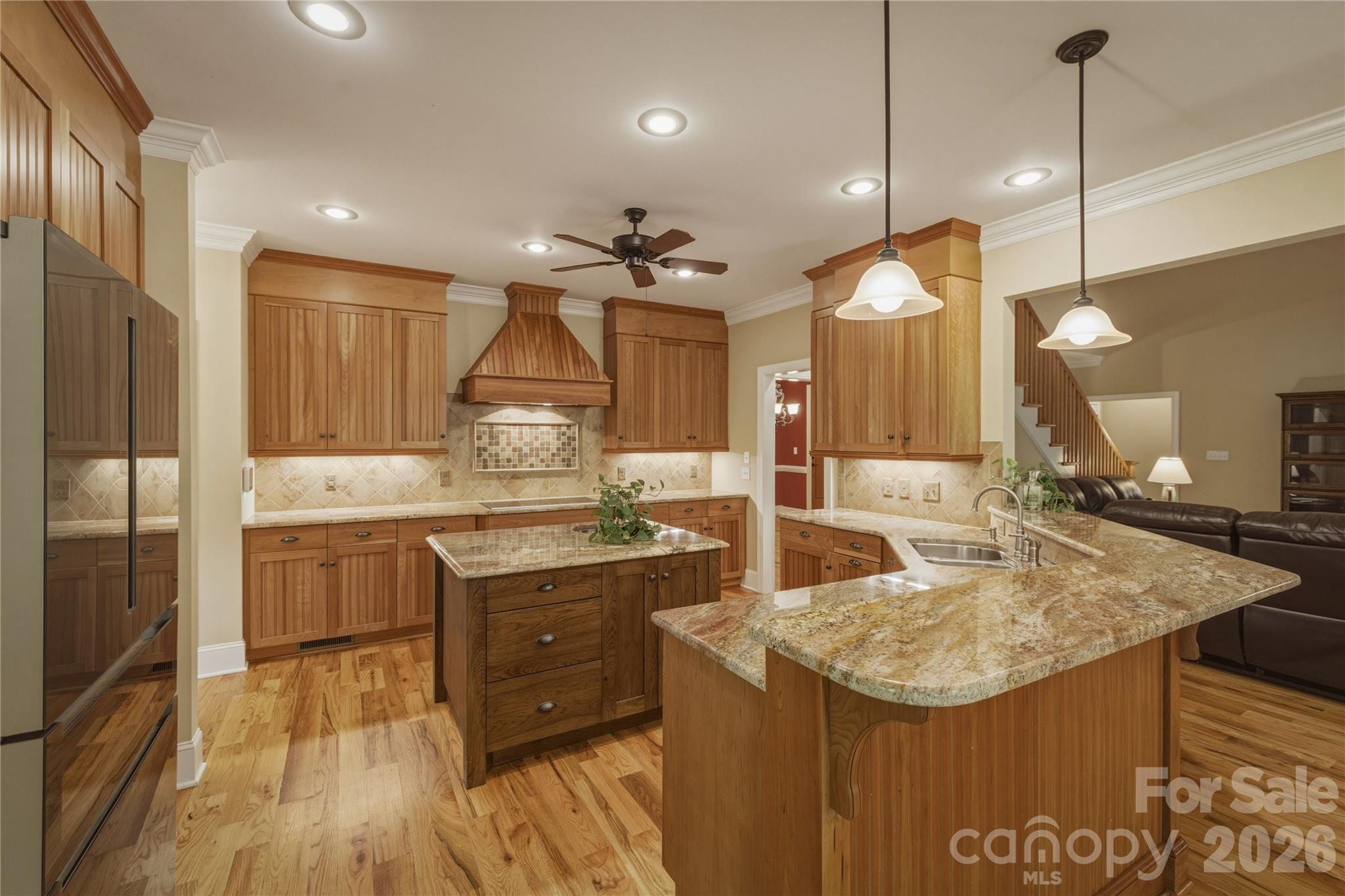 main property photo 16