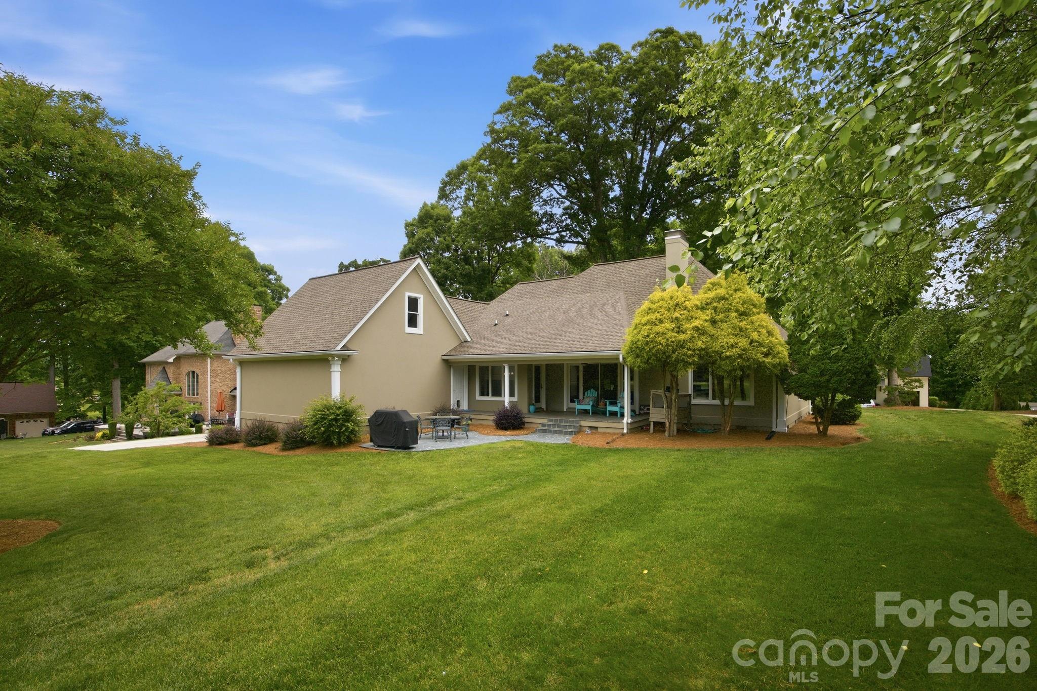 main property photo 10