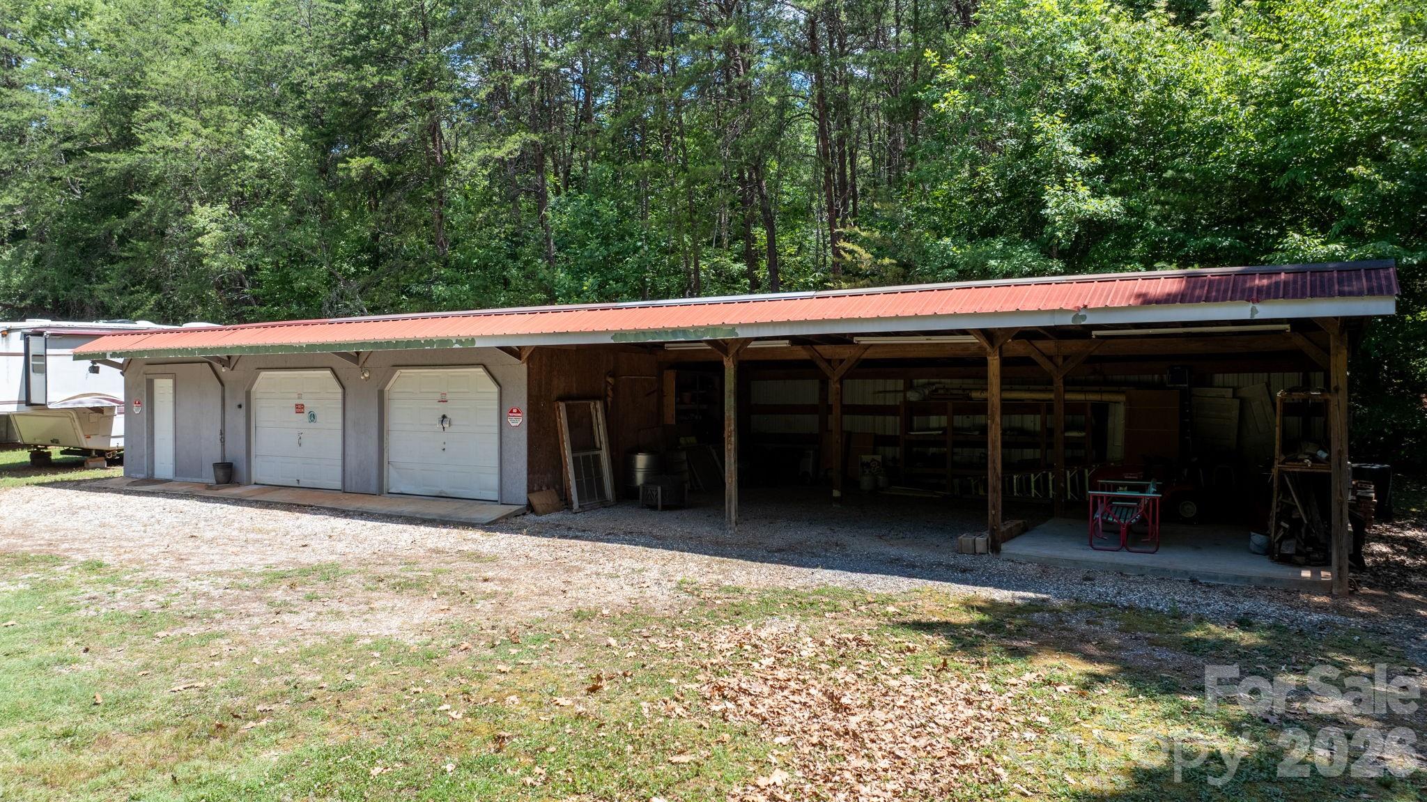 main property photo 40