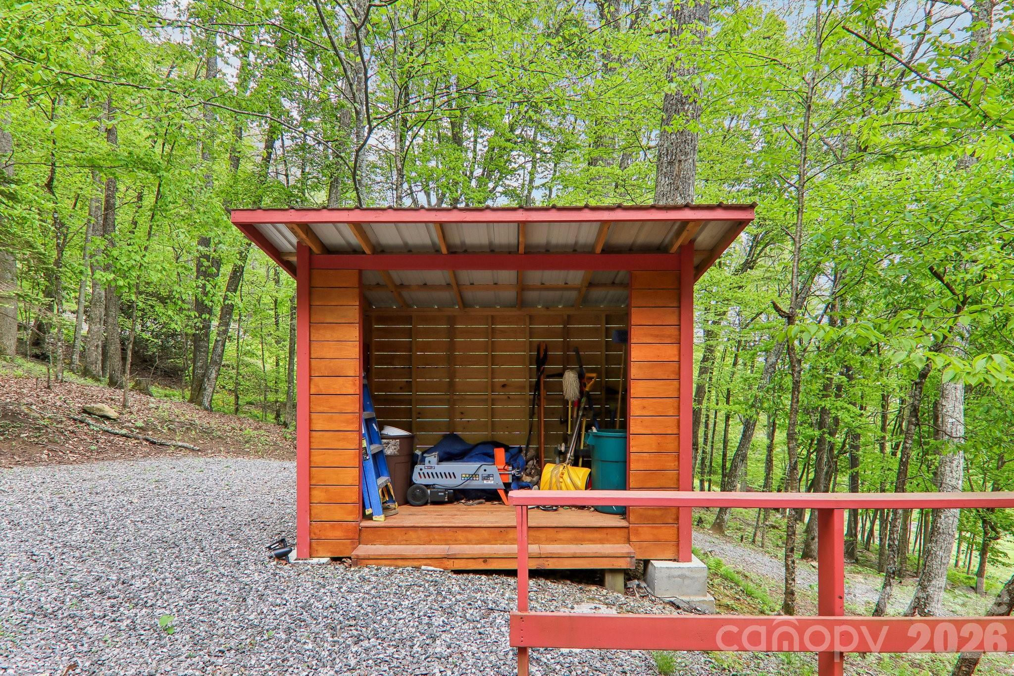 main property photo 33