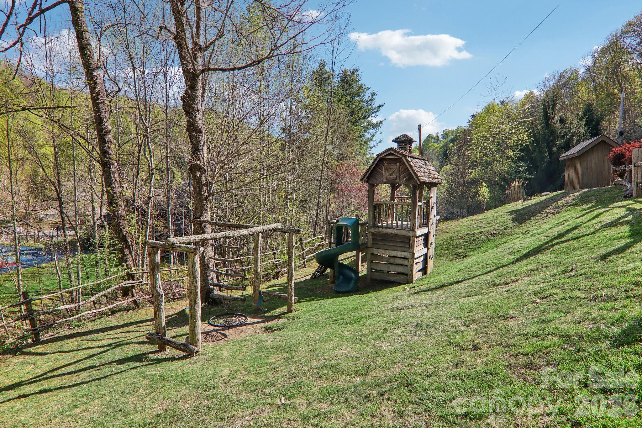 main property photo 40