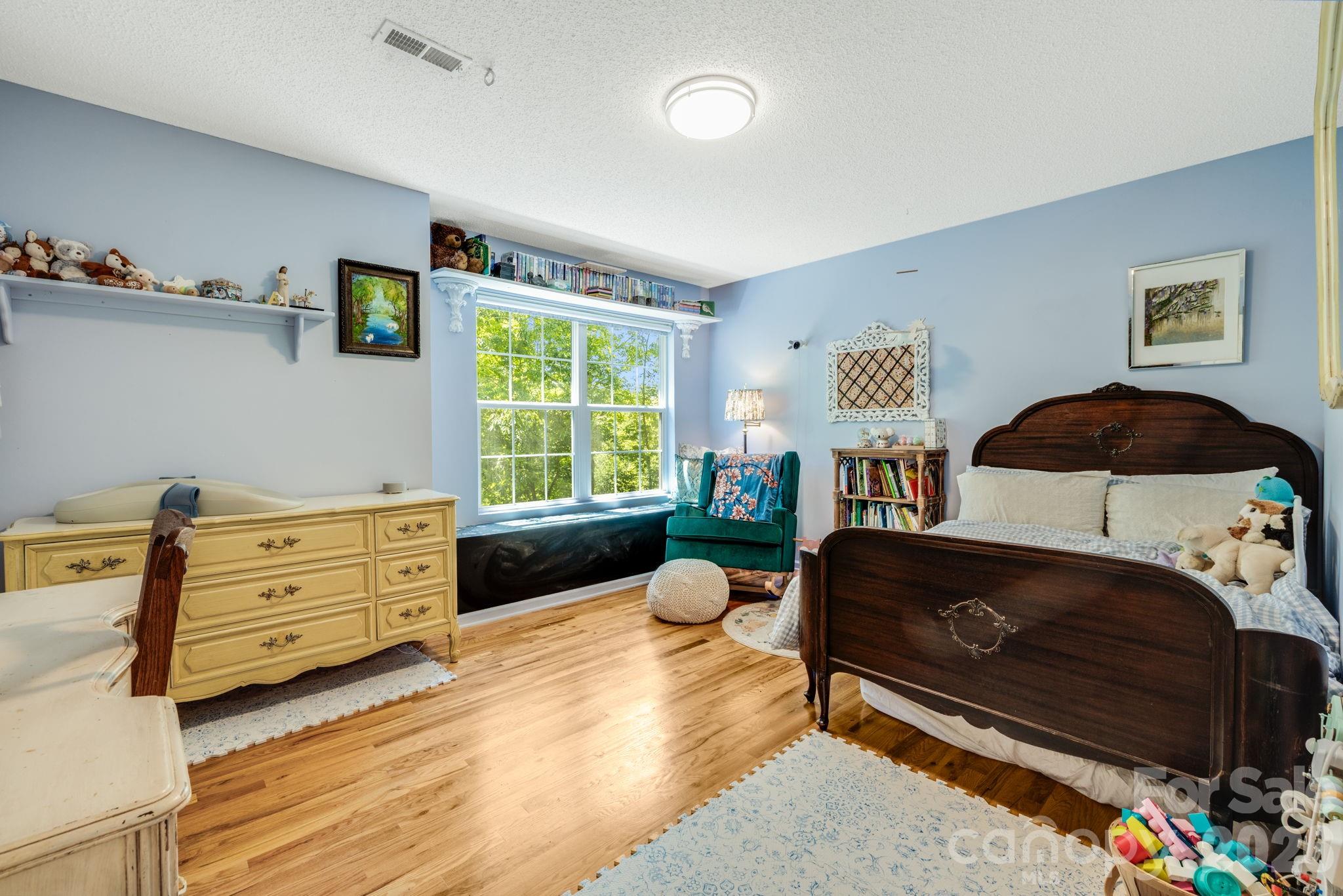 main property photo 31