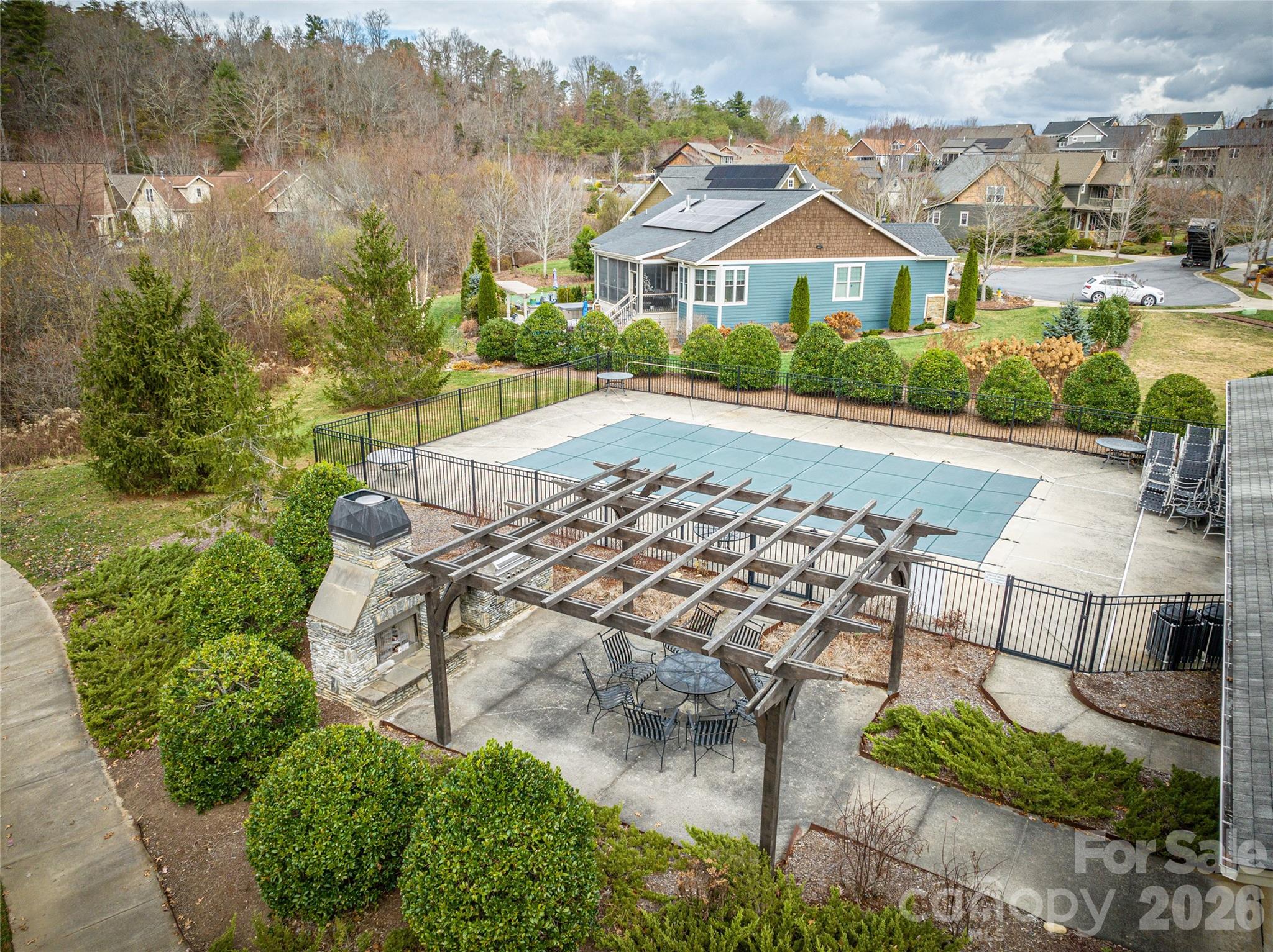 main property photo 40