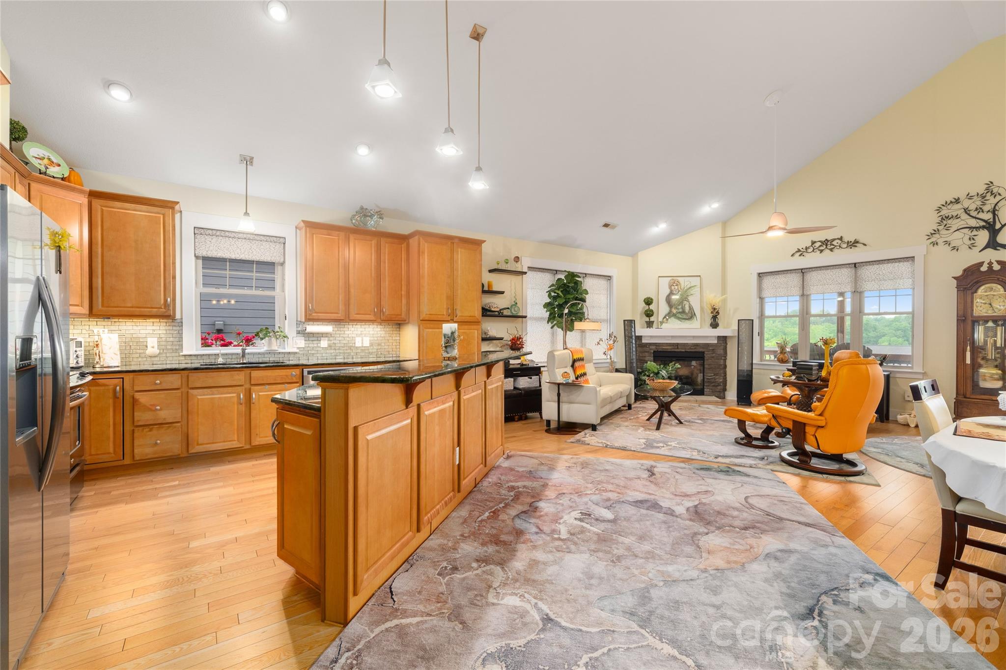 main property photo 8