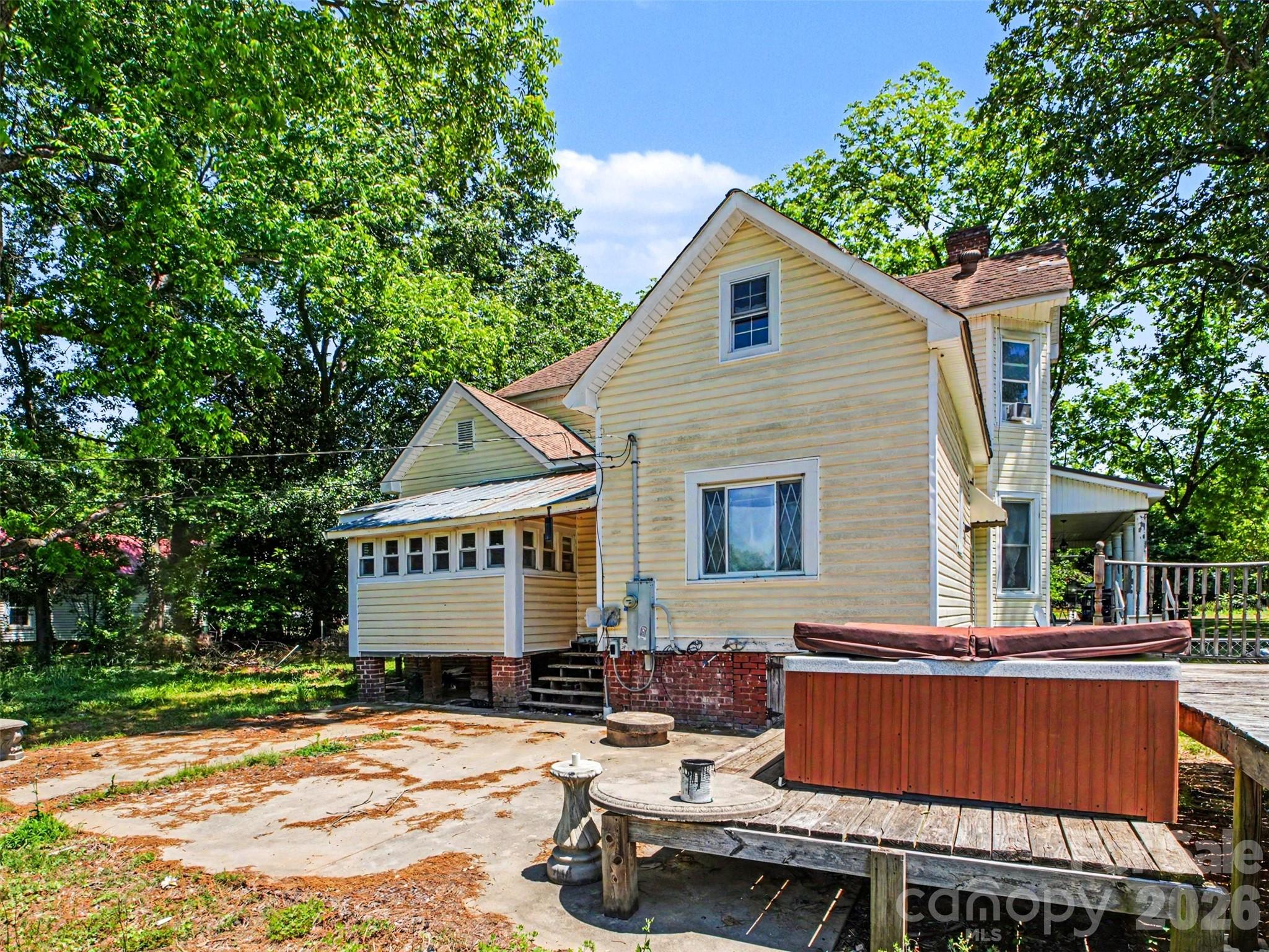 main property photo 27