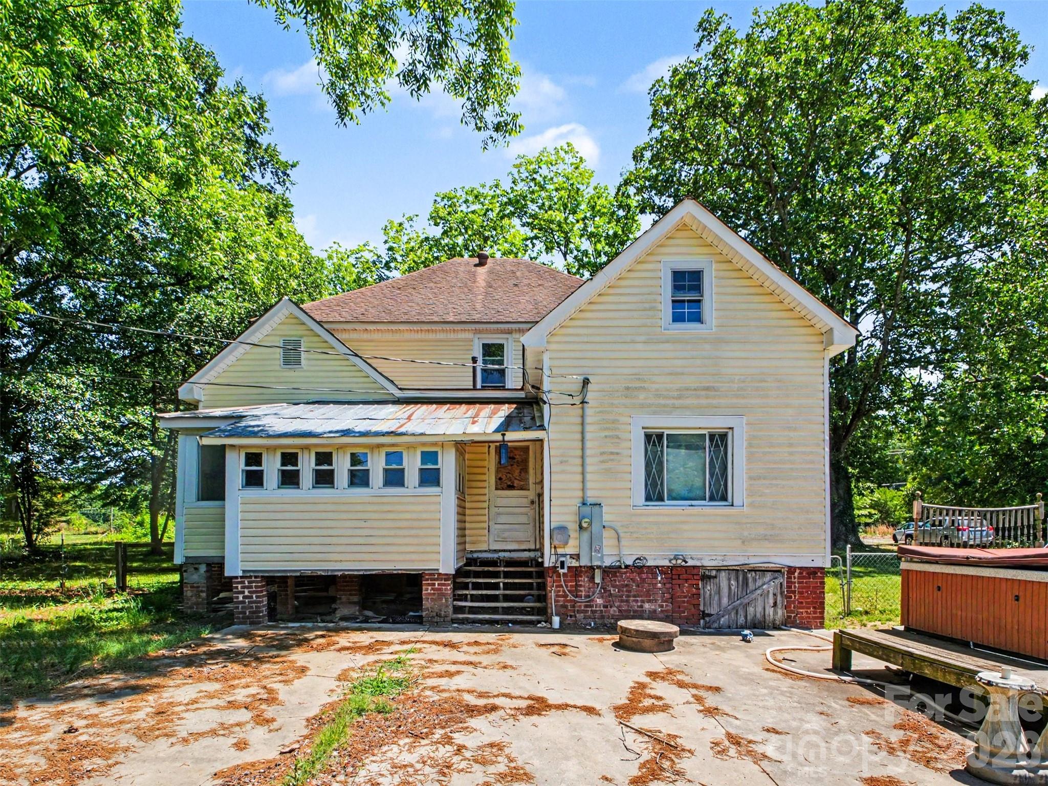 main property photo 28