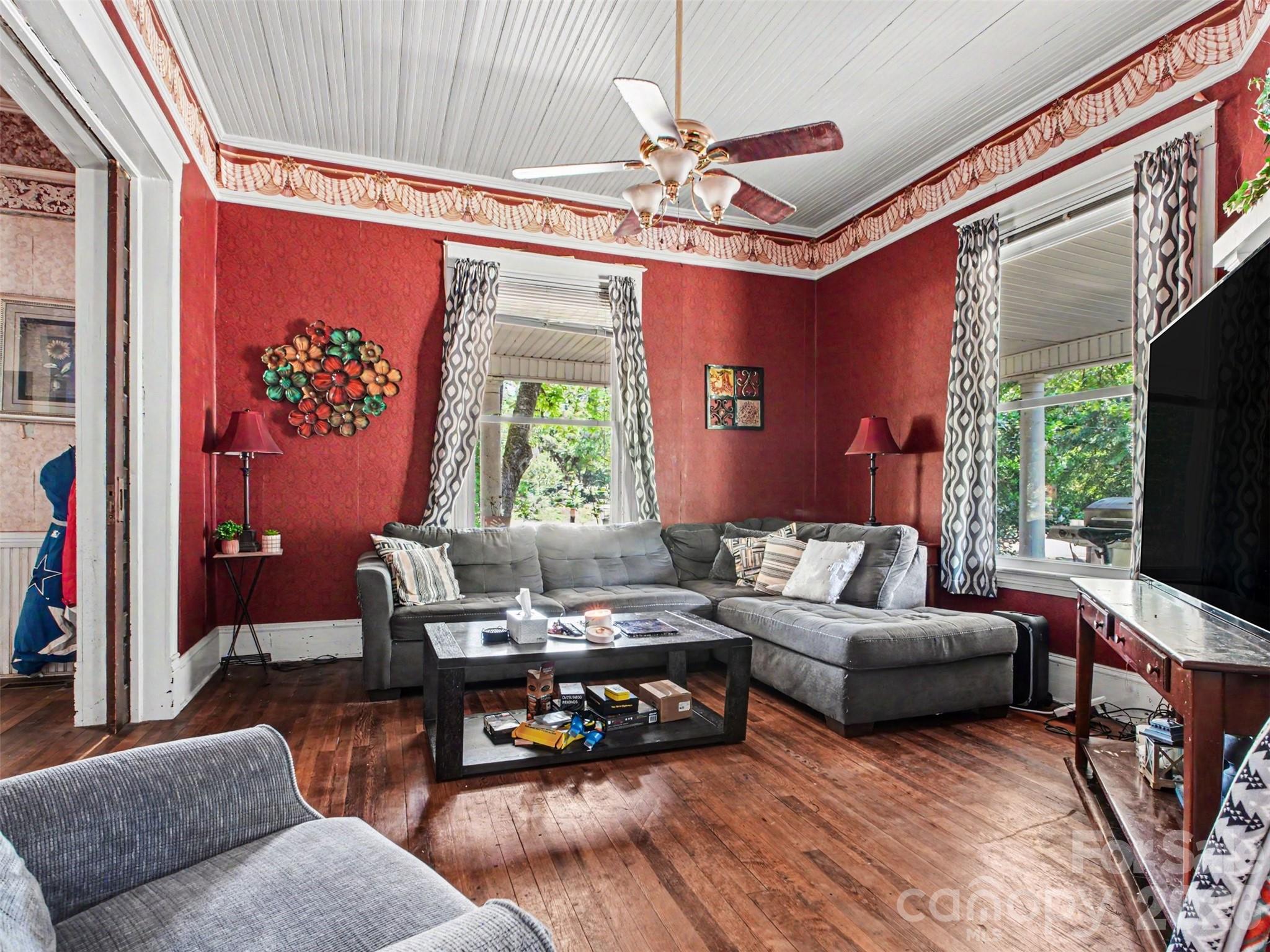main property photo 5