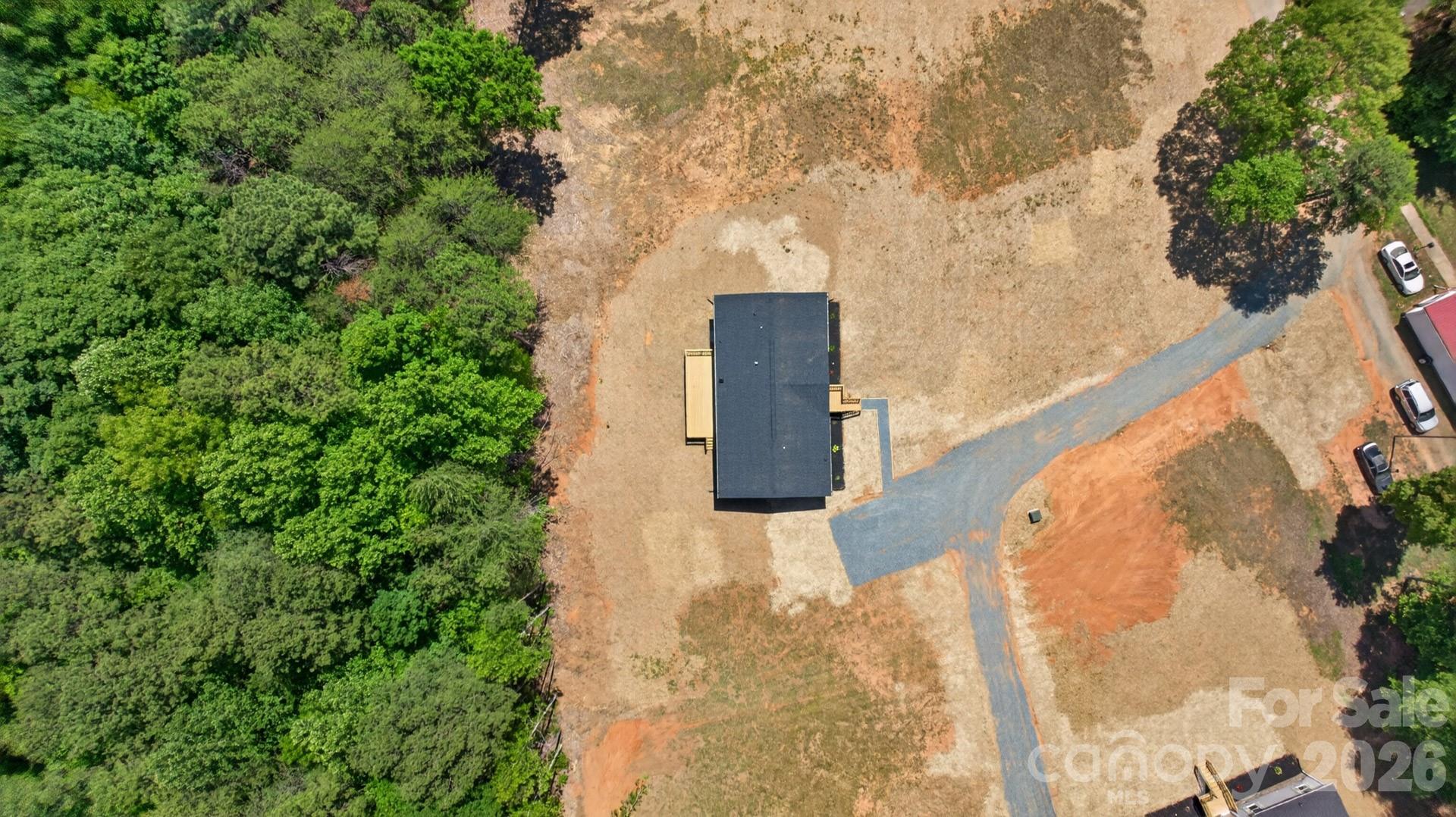 main property photo 40