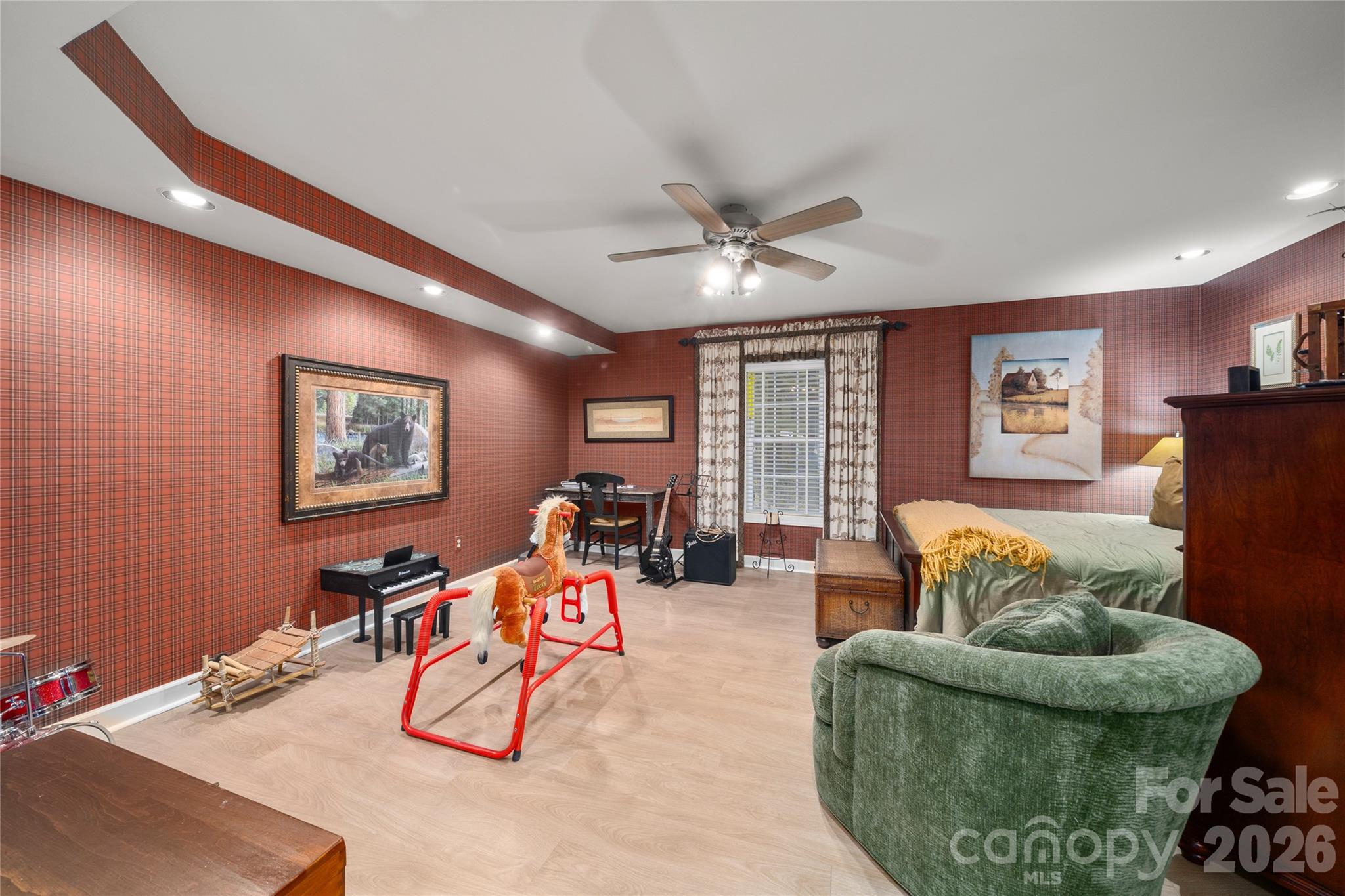main property photo 31