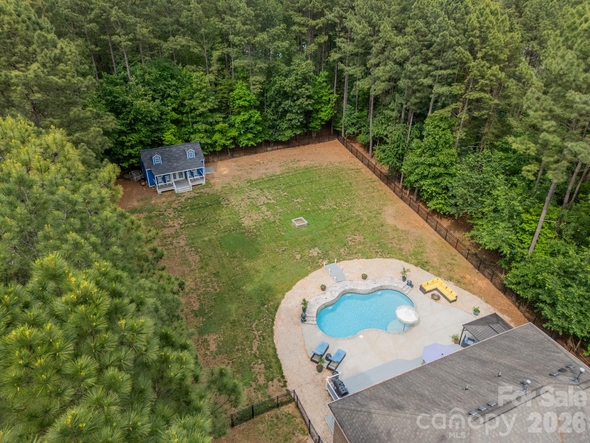 main property photo 40