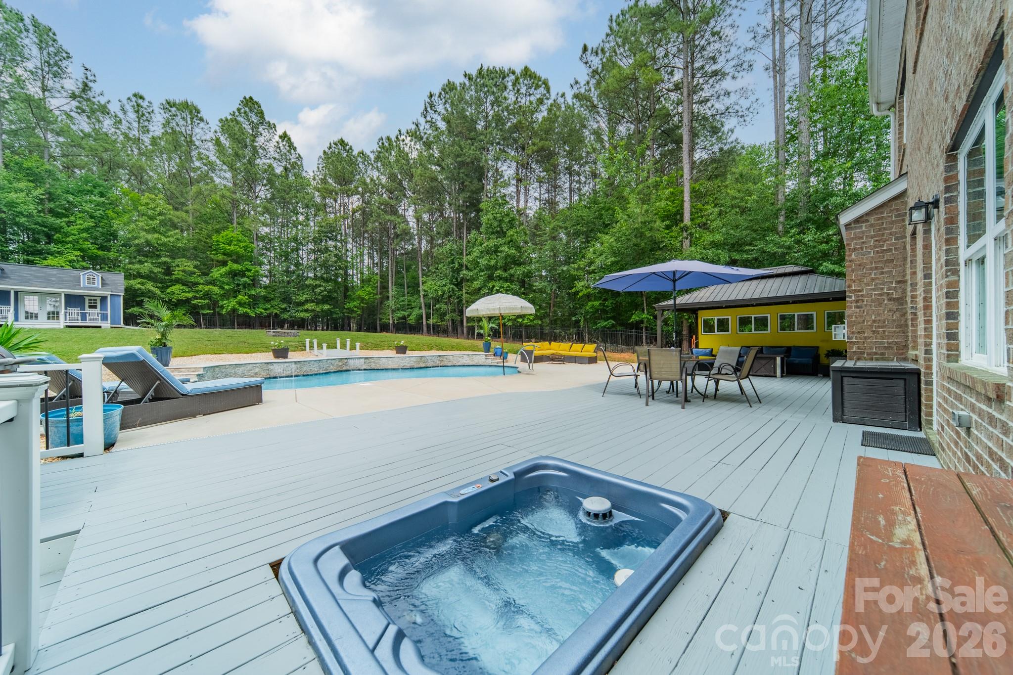 main property photo 41