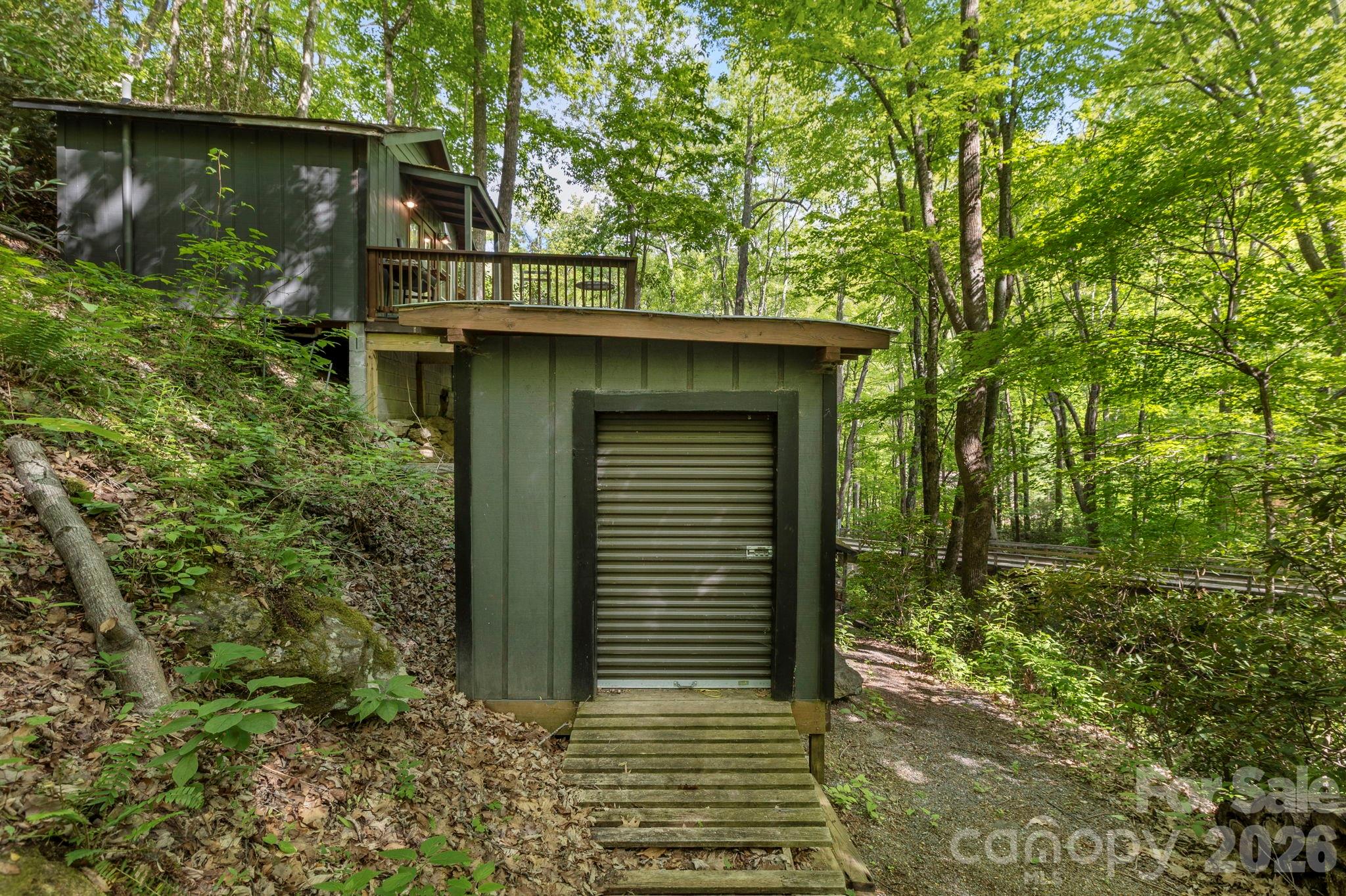 main property photo 39
