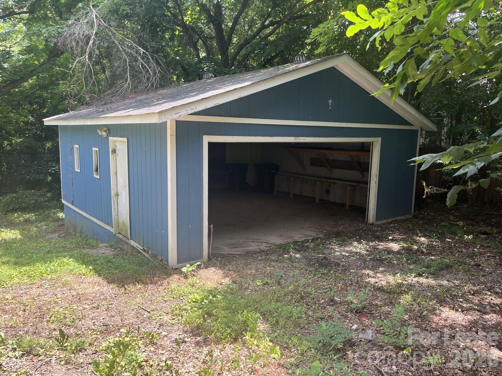 main property photo 31