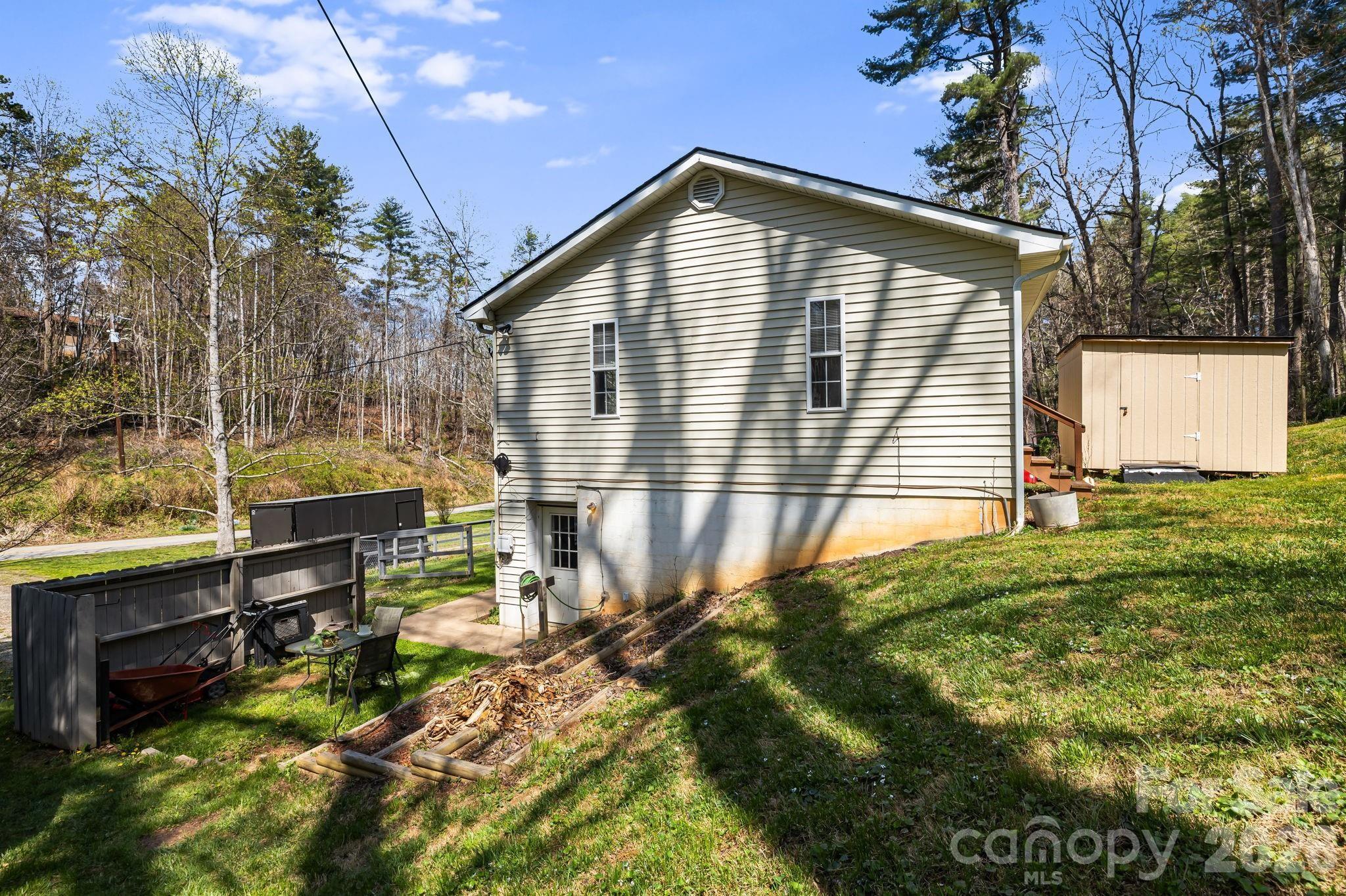 main property photo 31