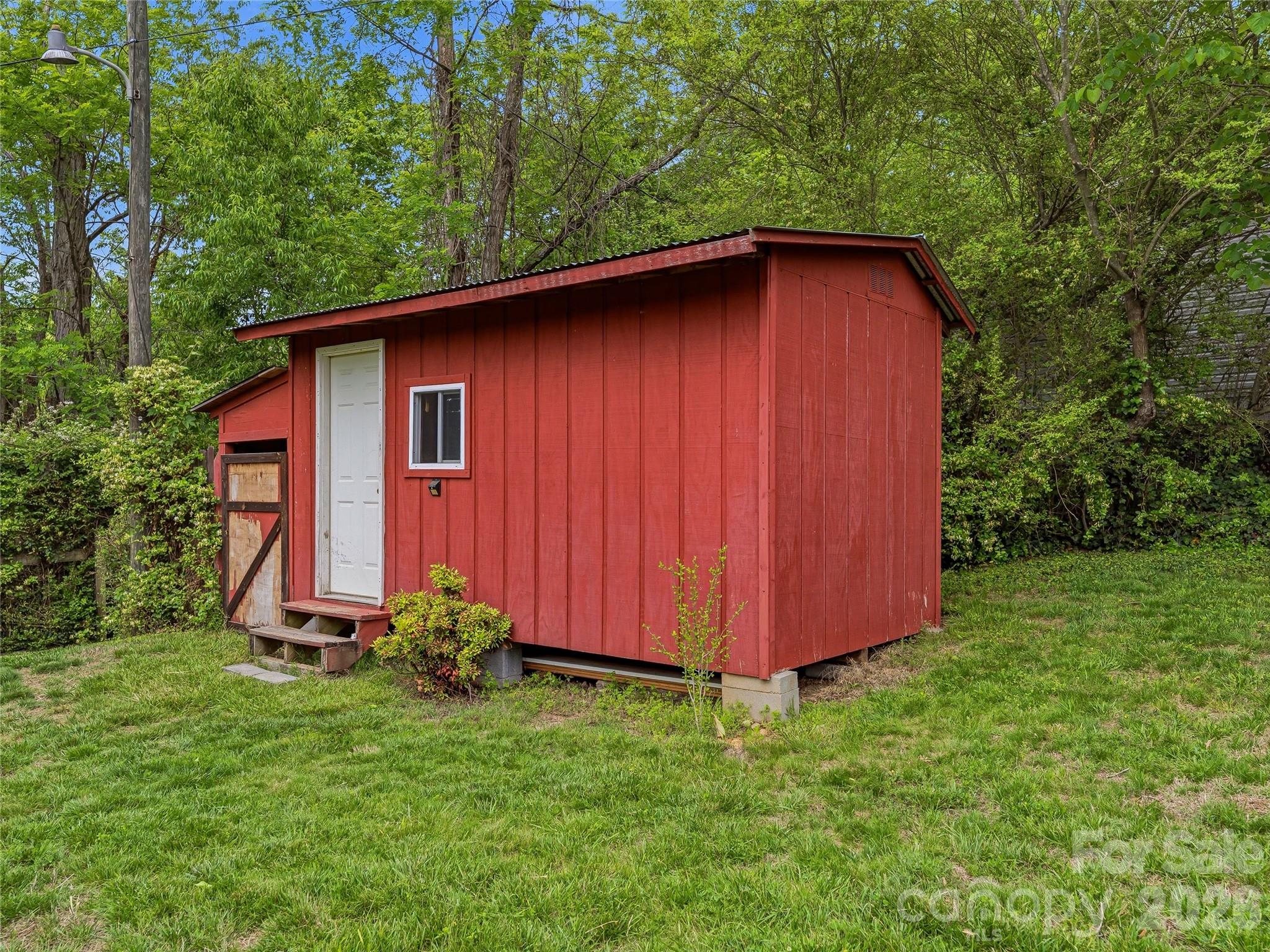 main property photo 32