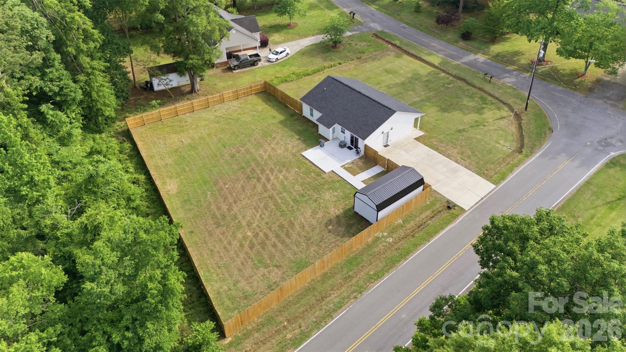 main property photo 22