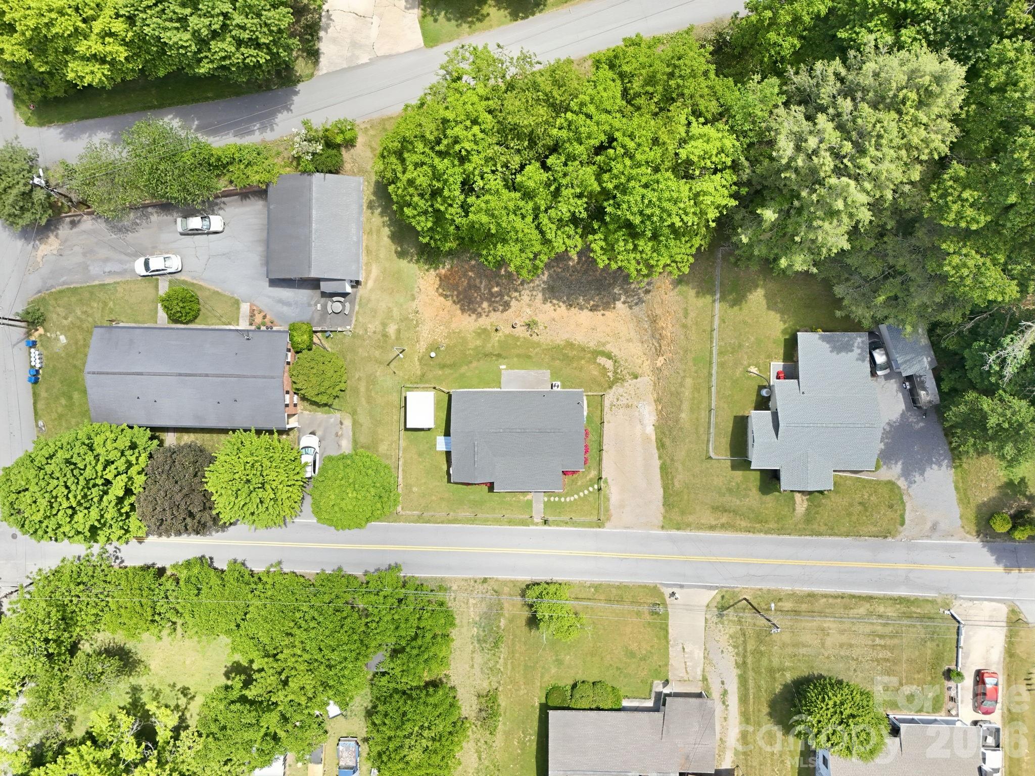 main property photo 28