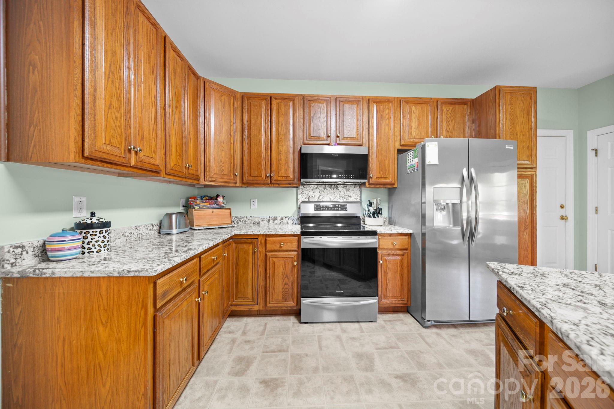 main property photo 16