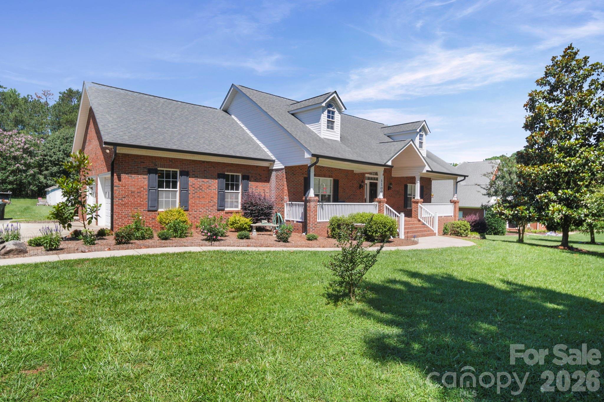 main property photo 32