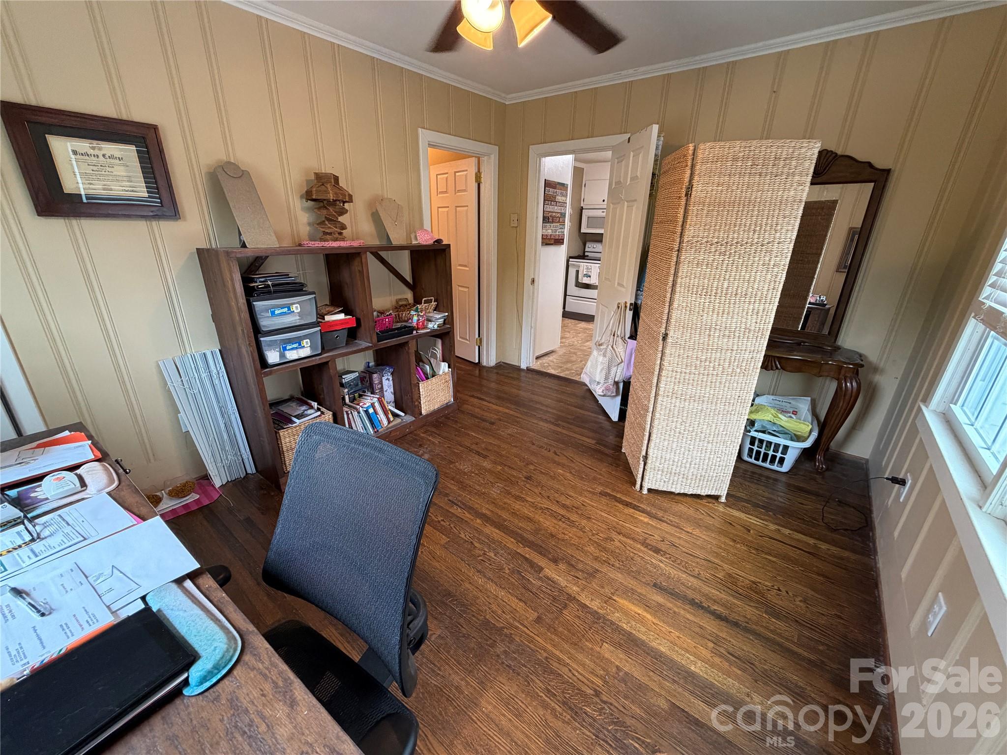 main property photo 28