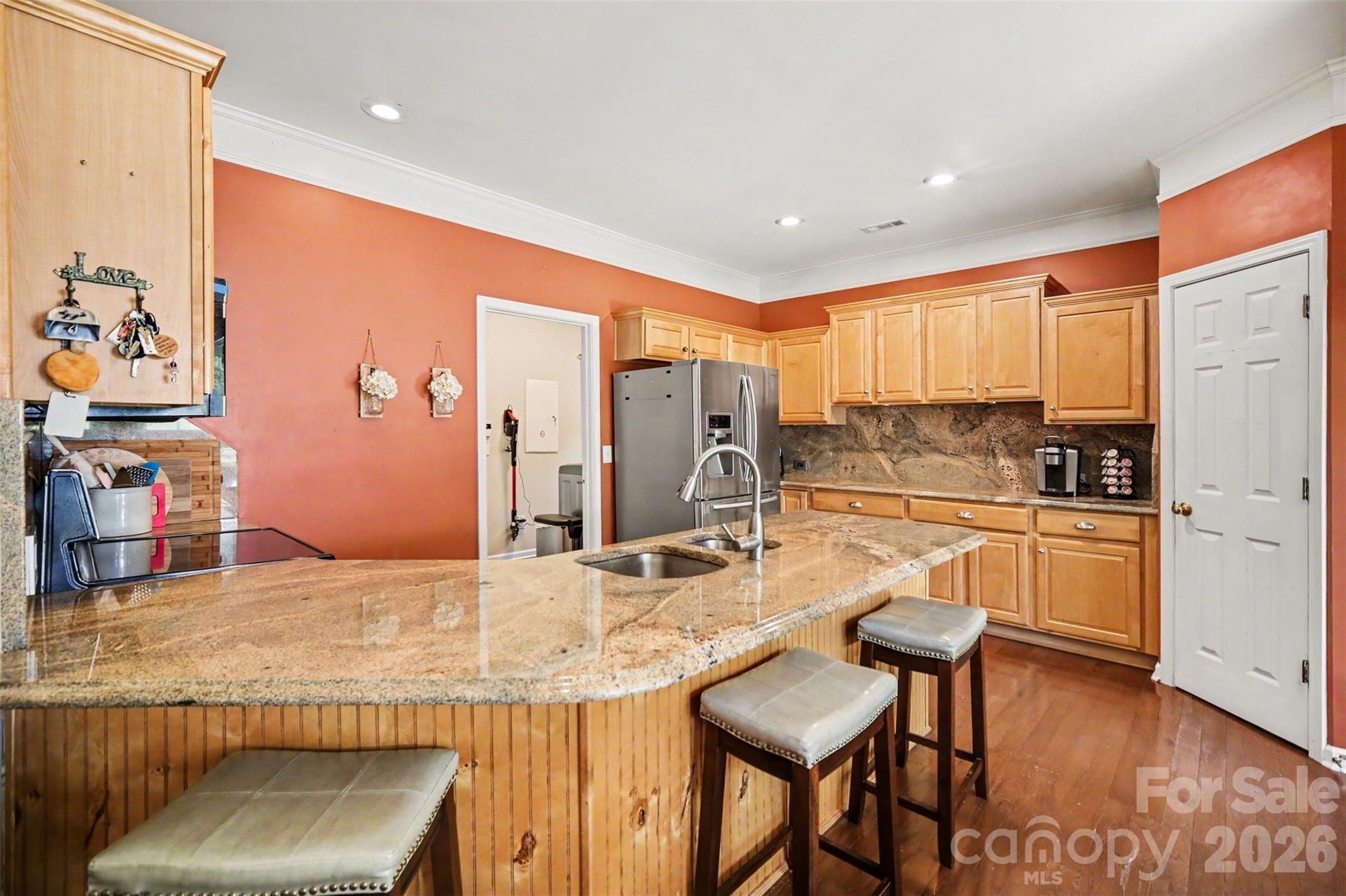 main property photo 8