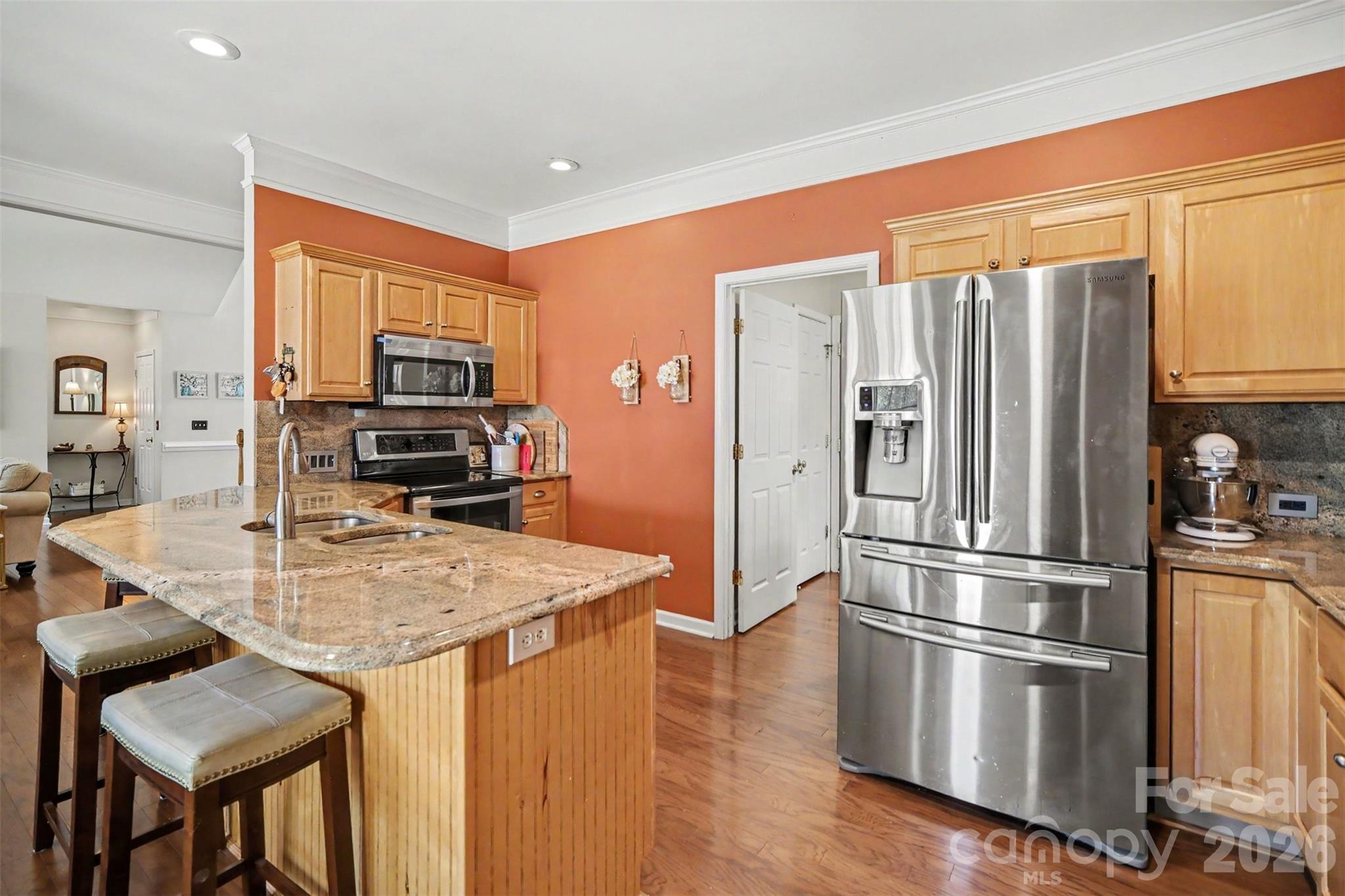 main property photo 9