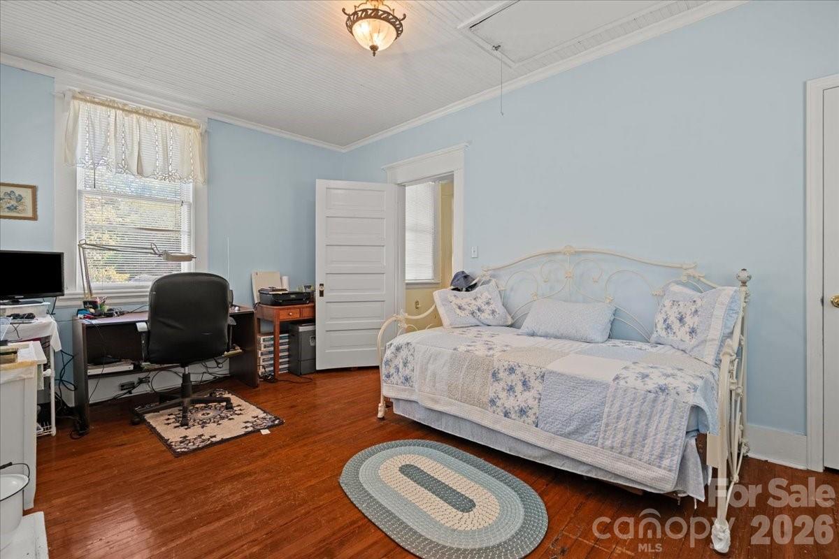 main property photo 28