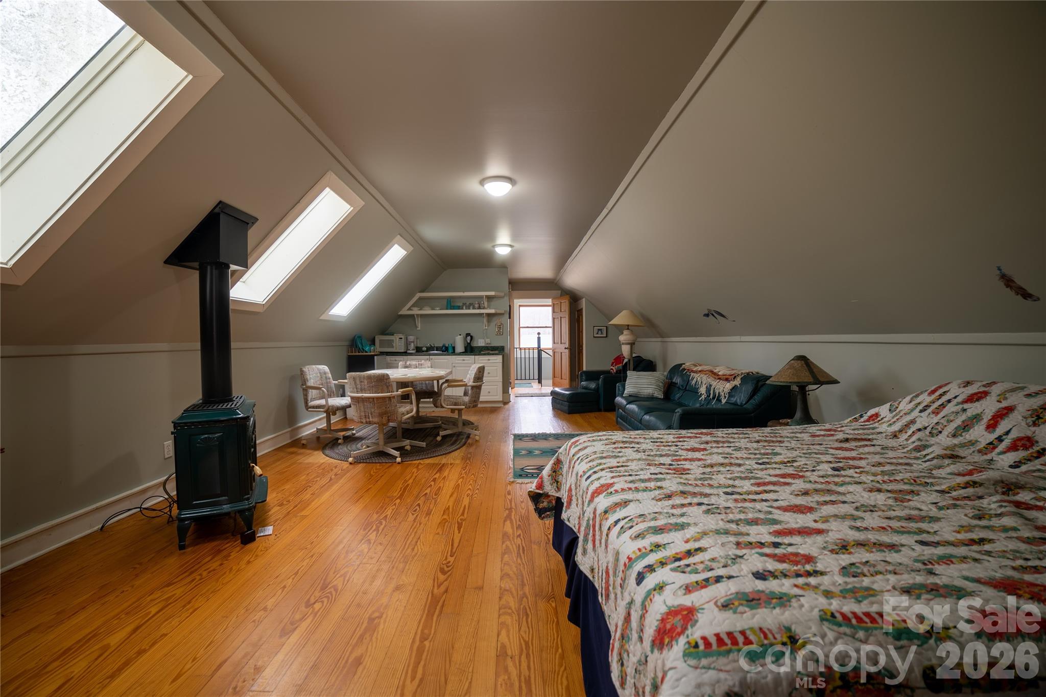 main property photo 35