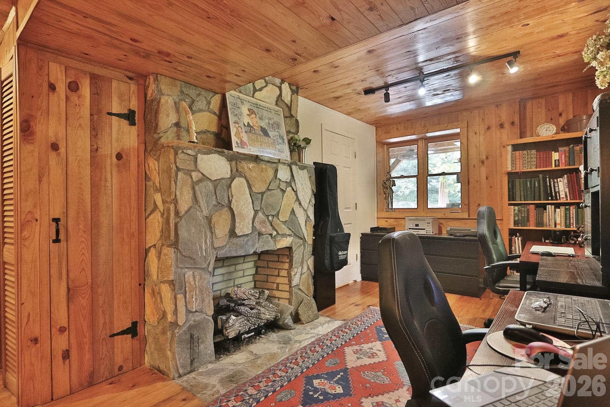 main property photo 25