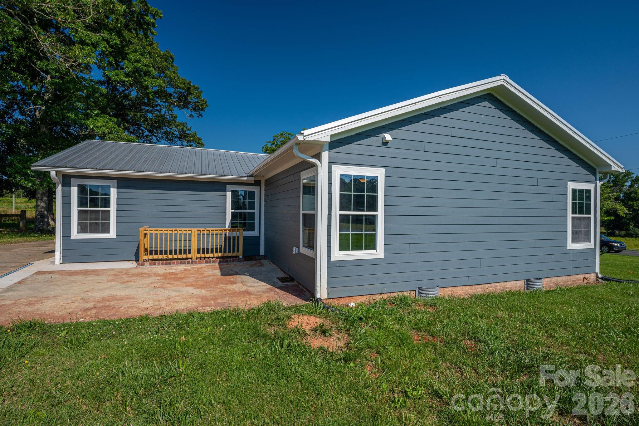 main property photo 6