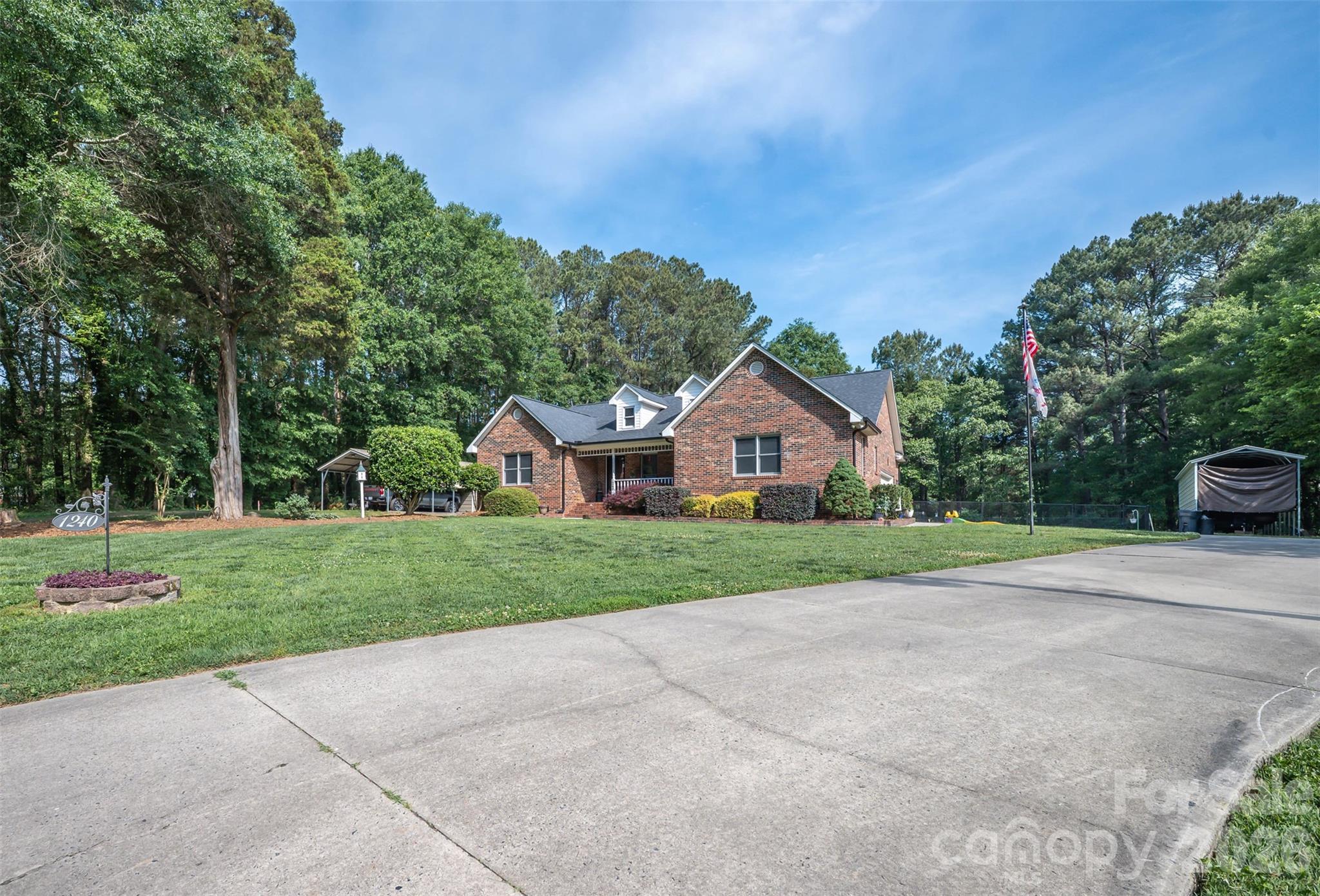 main property photo 4