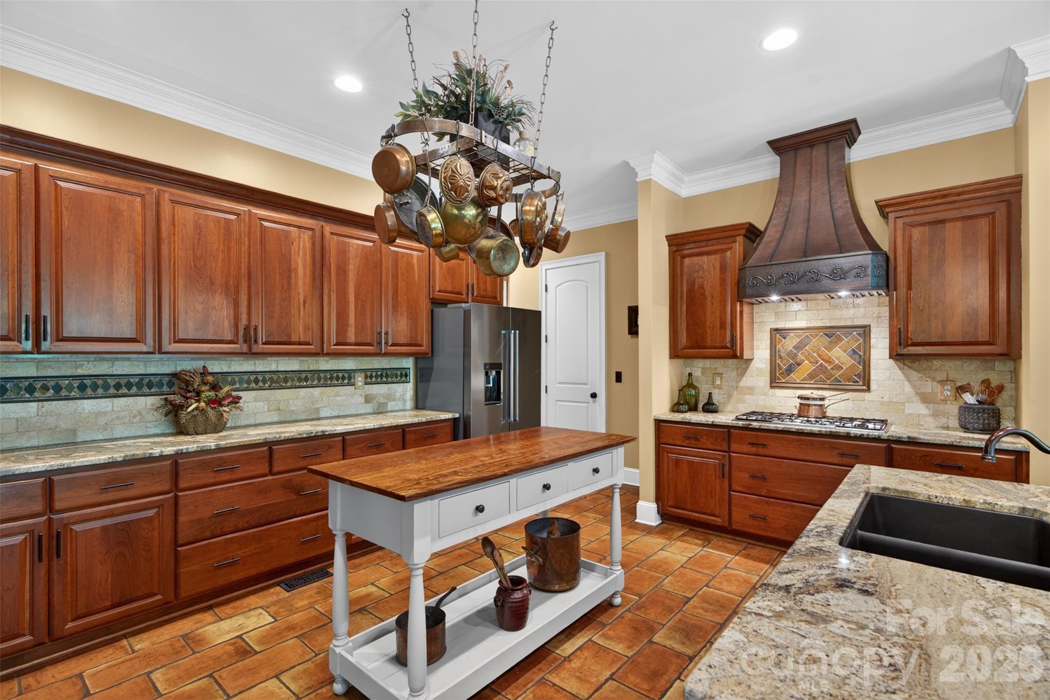 main property photo 11