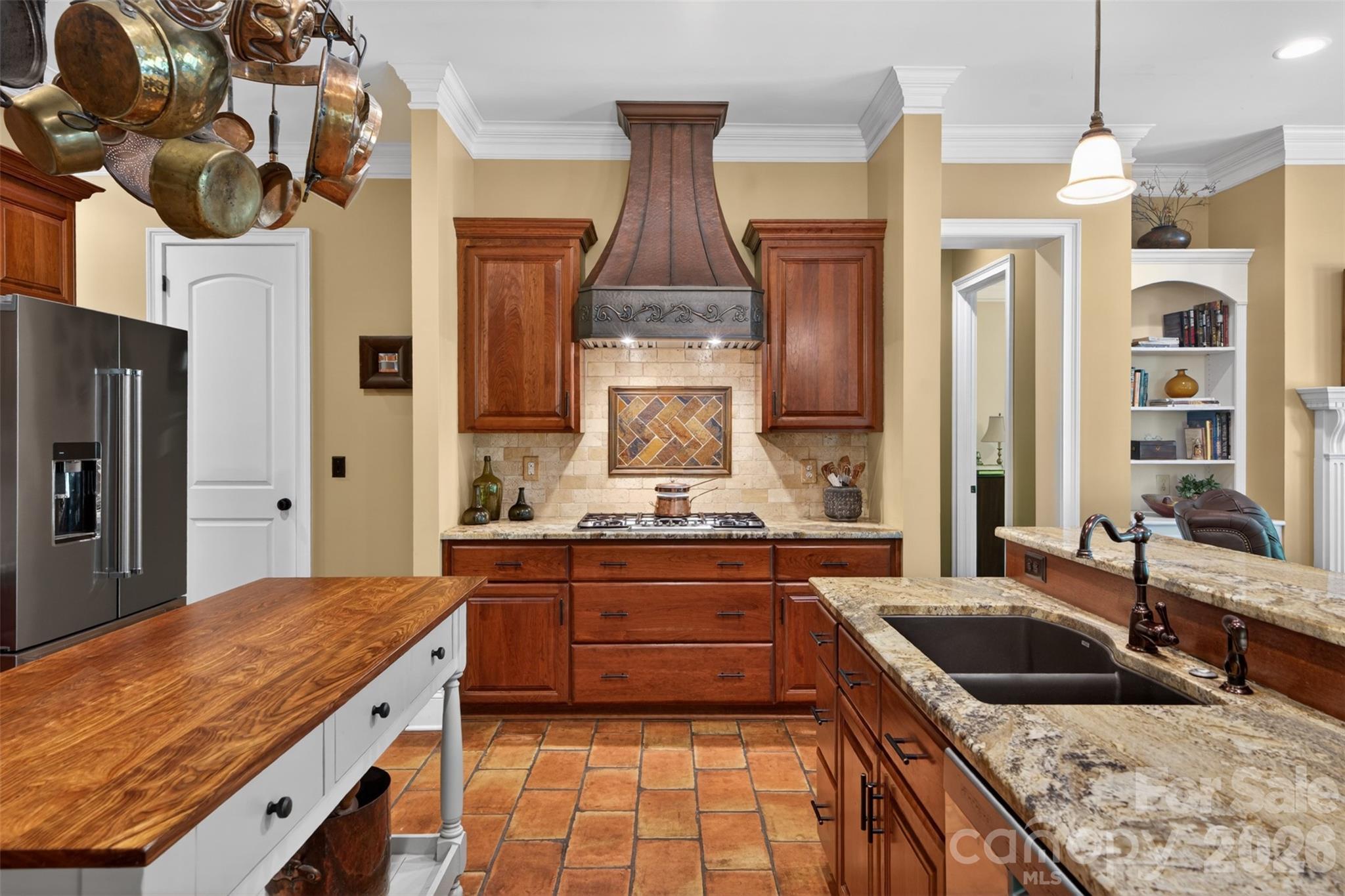 main property photo 12