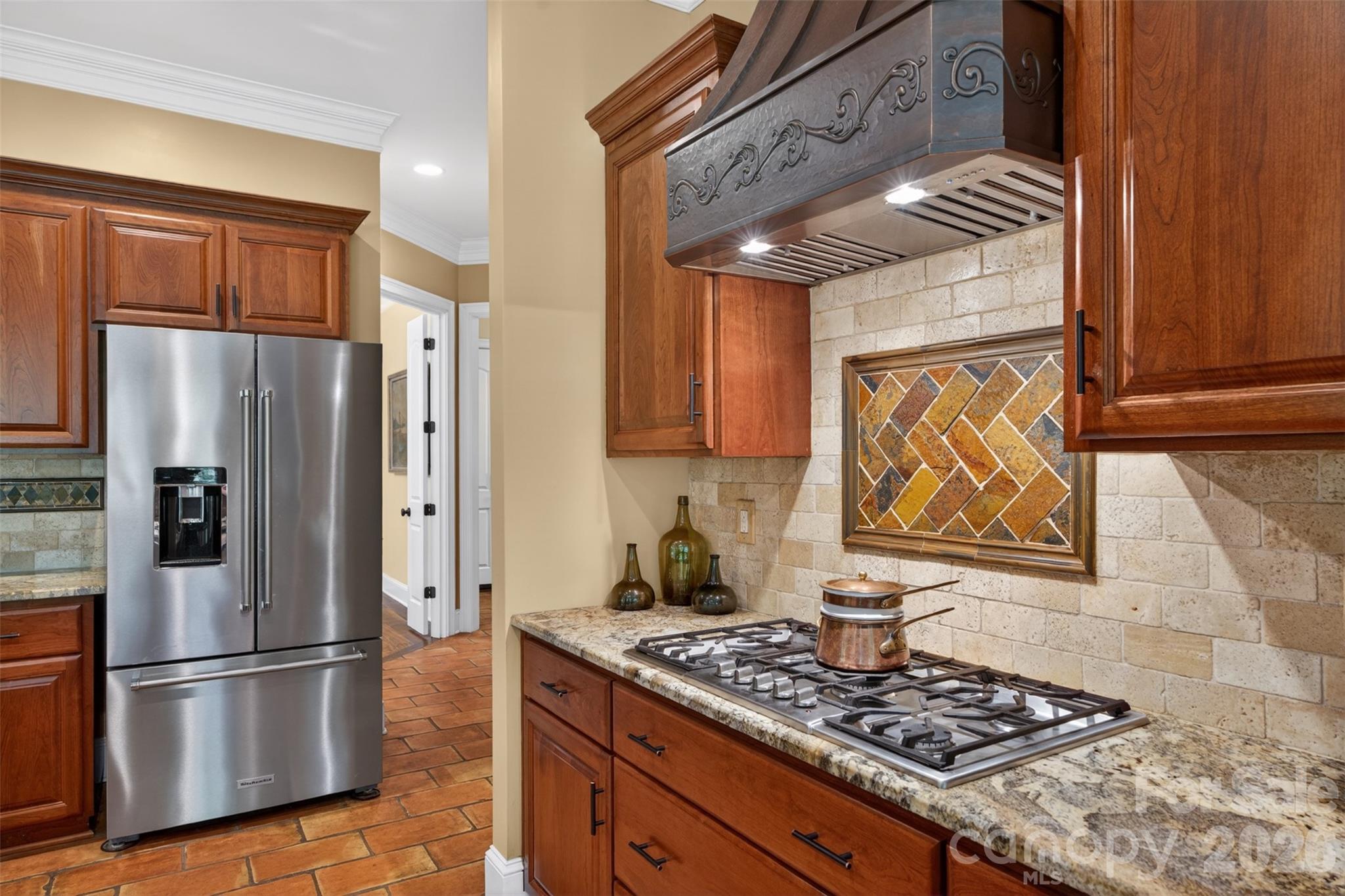 main property photo 14