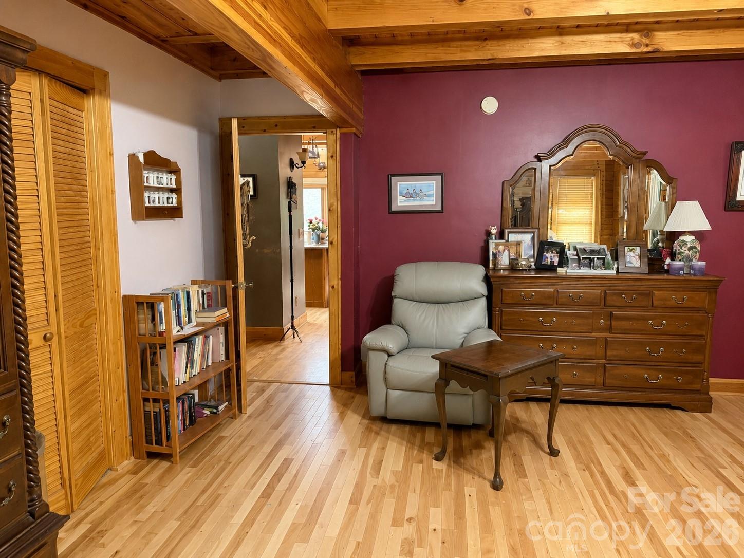 main property photo 8