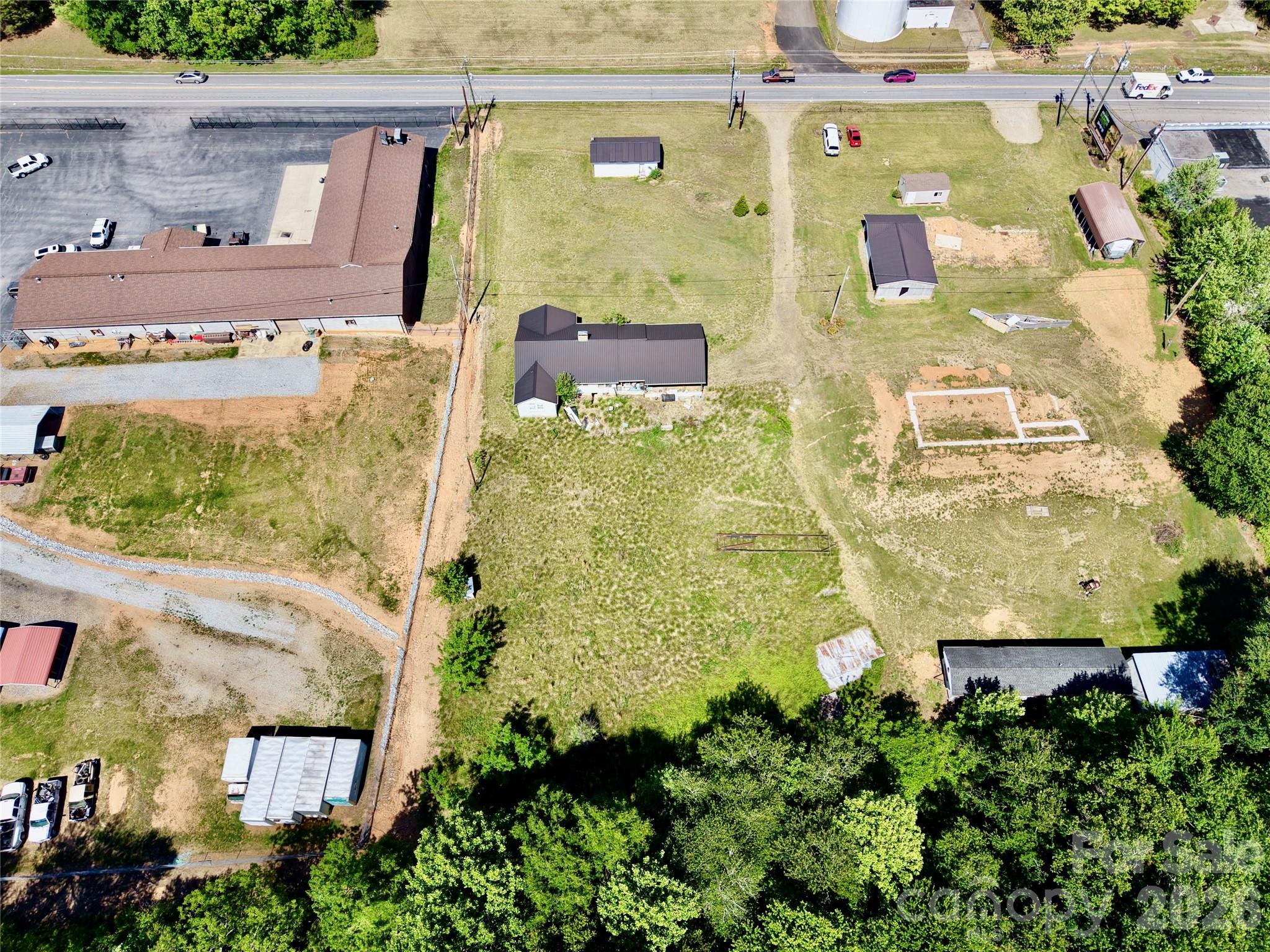 main property photo 10