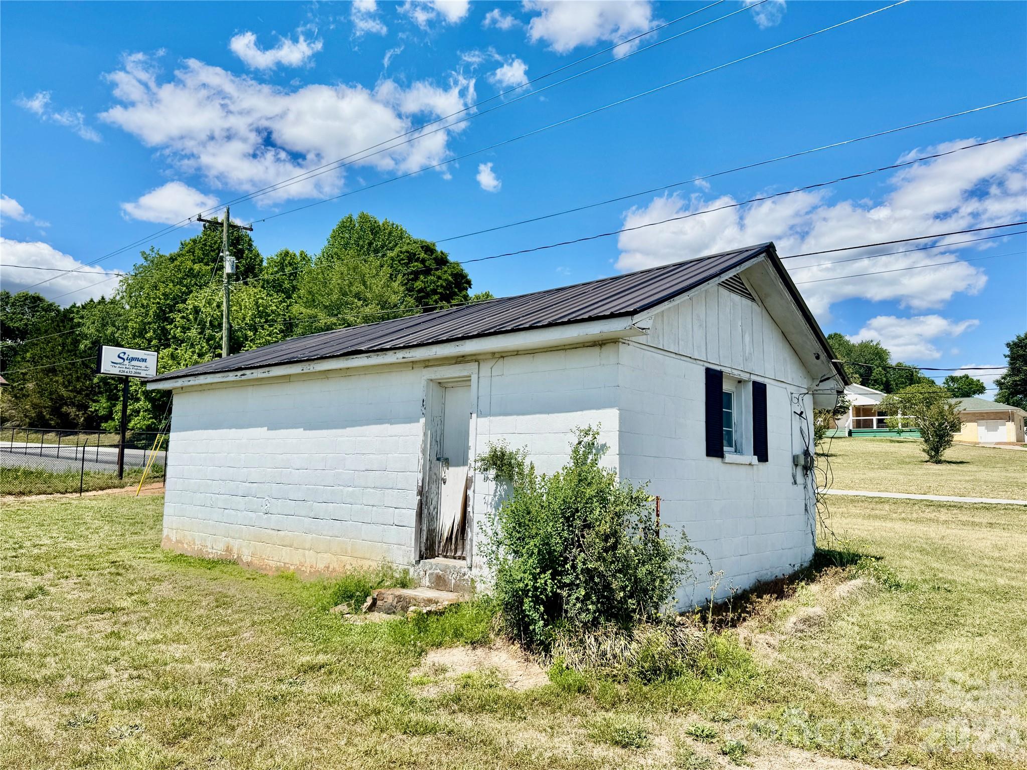 main property photo 40