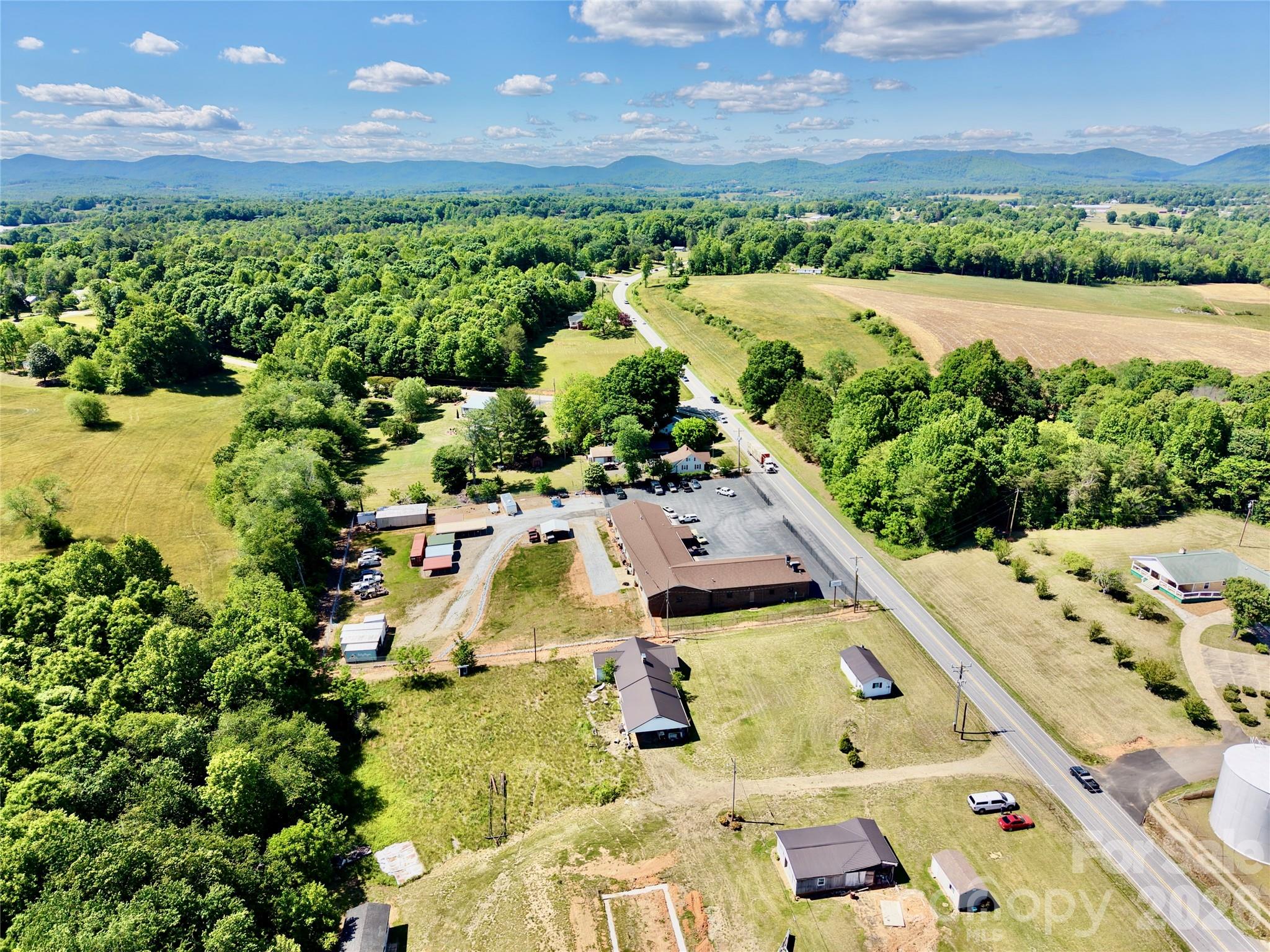 main property photo 9