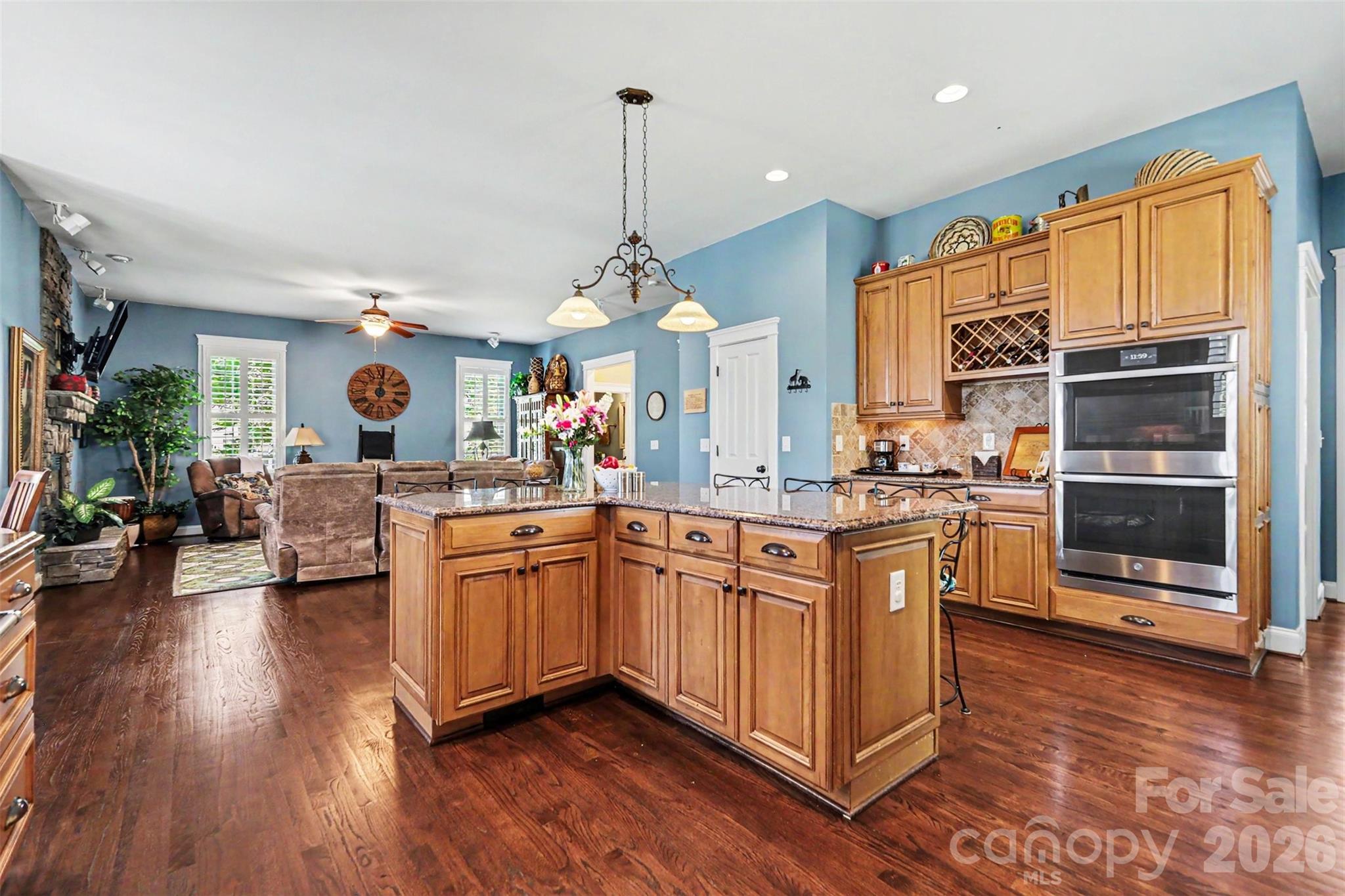 main property photo 16