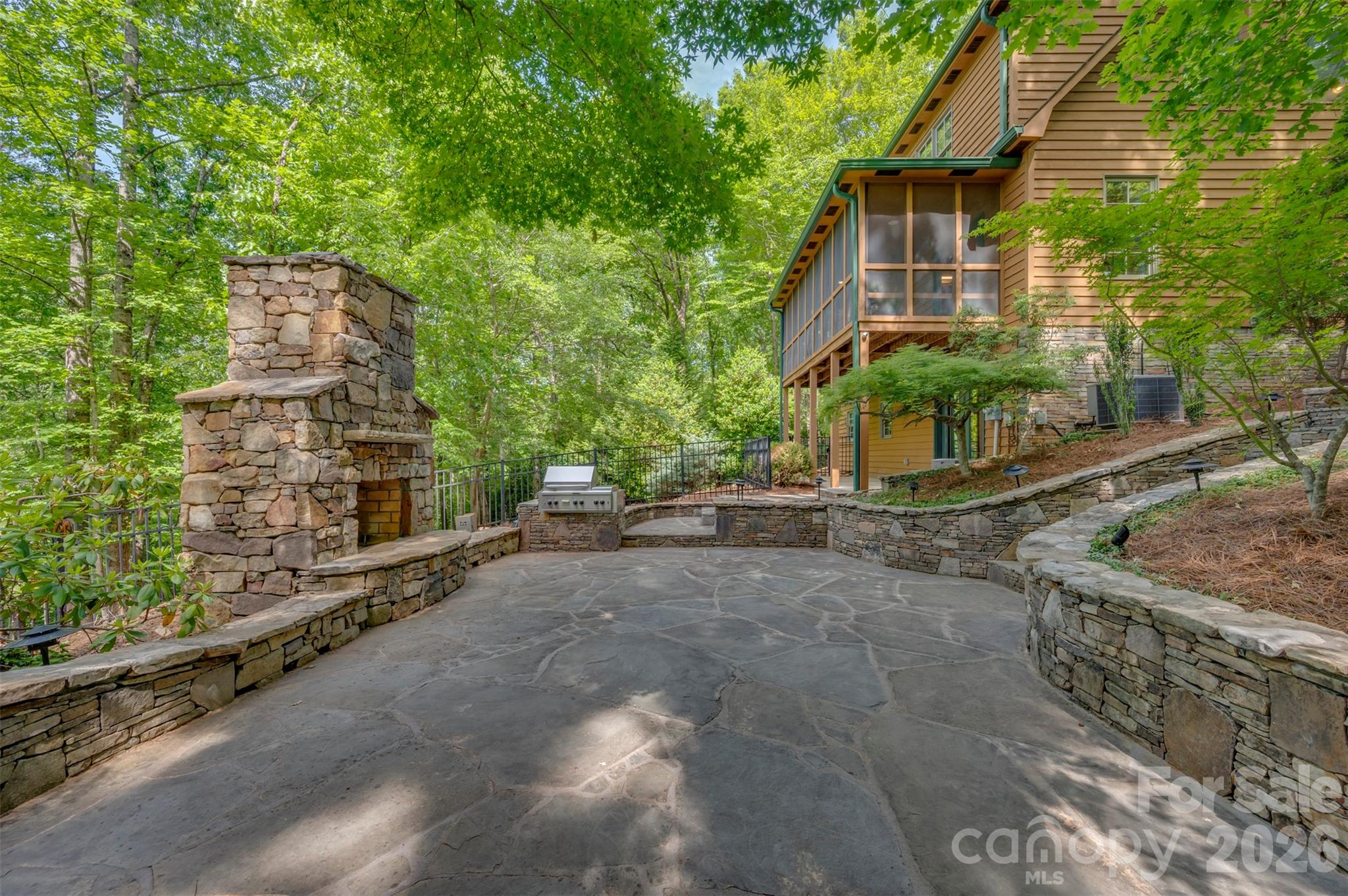 main property photo 37