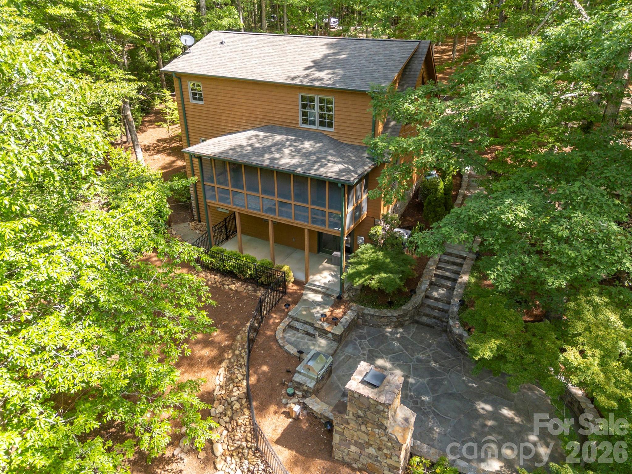 main property photo 40